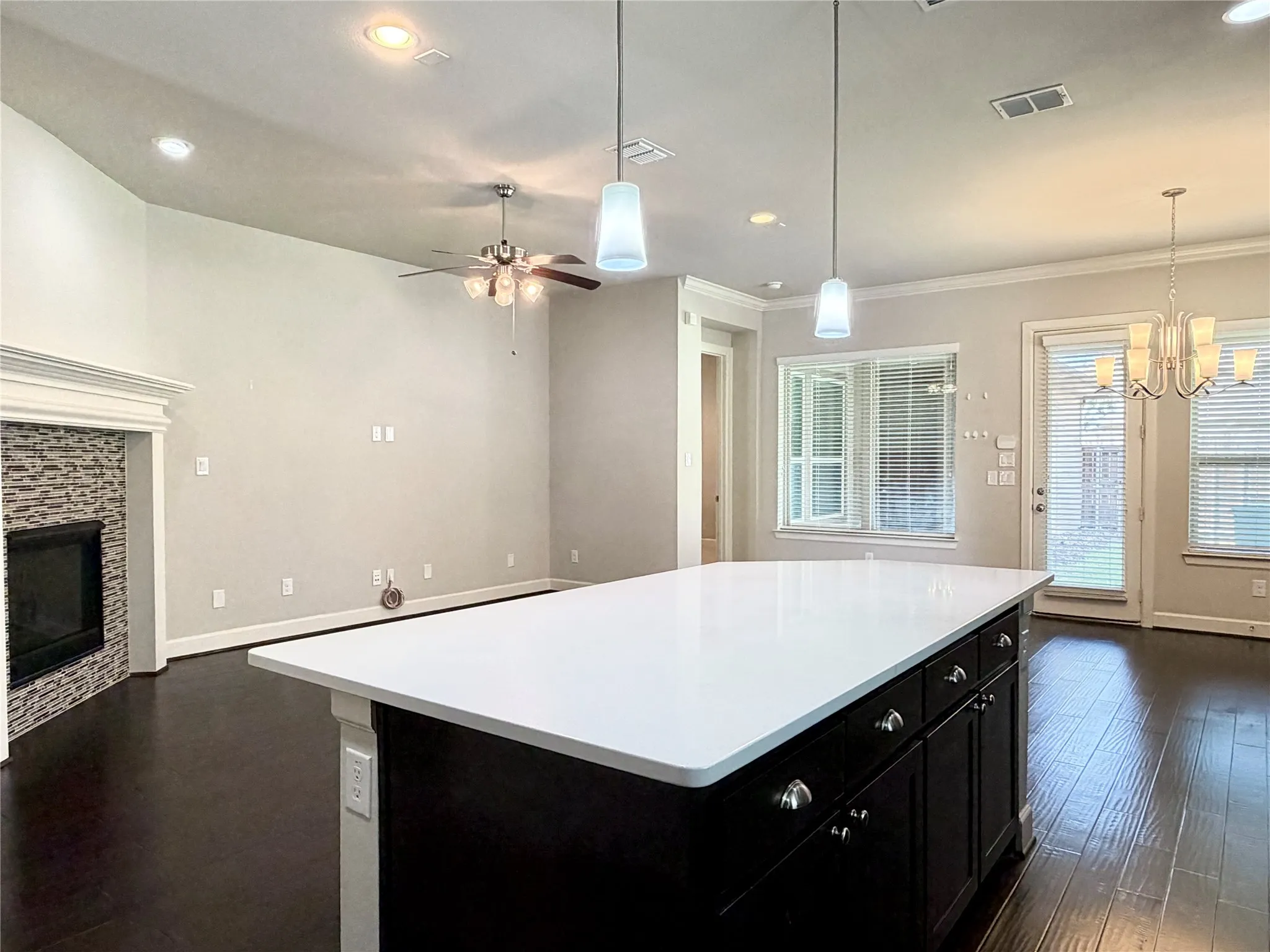 Single Family Residence For Rent in Denton County , 1005 Moonstone Street, Carrollton, Texas 75007, 3 Bedroom, 2 Bathroom, 2 Garage spaces, 1,795 Sqft, built in 2015, mls#21396859, Real Estate Agent in Carrollton, Homes For Rent in Denton county, Homes For Rent in Carrollton, Realtor in Carrollton Texas, Real Estate Brokerage Independent Realty Texas, Luminita Cordes Realtor