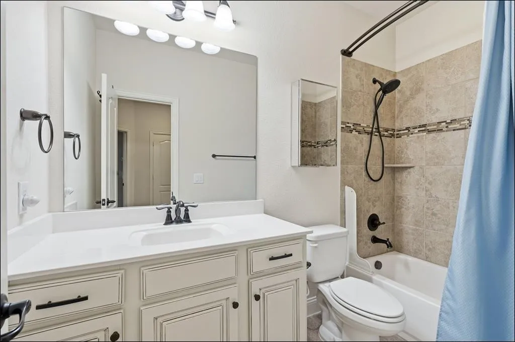 Townhouse For Rent in Denton County , 555 Waterloo Drive, Lewisville, Texas 75067, 3 Bedroom, 3 Bathroom, 2 Garage spaces, 2,000 Sqft, built in 2016, mls#21392409, Real Estate Agent in Lewisville, Homes For Rent in Denton county, Homes For Rent in Lewisville, Realtor in Lewisville Texas, Real Estate Brokerage Independent Realty Texas, Luminita Cordes Realtor