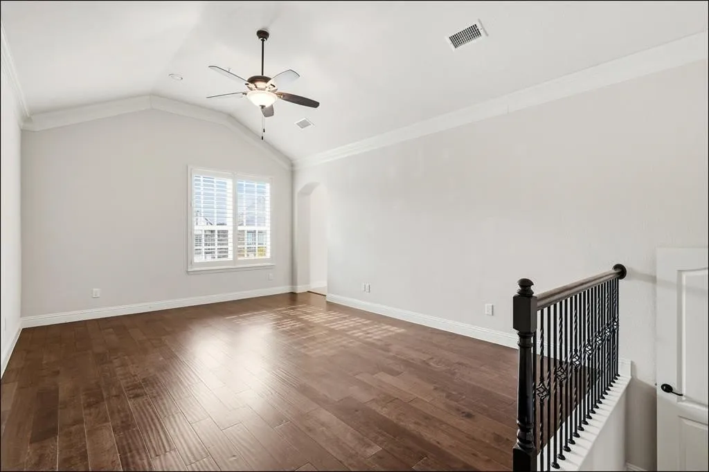 Townhouse For Rent in Denton County , 555 Waterloo Drive, Lewisville, Texas 75067, 3 Bedroom, 3 Bathroom, 2 Garage spaces, 2,000 Sqft, built in 2016, mls#21392409, Real Estate Agent in Lewisville, Homes For Rent in Denton county, Homes For Rent in Lewisville, Realtor in Lewisville Texas, Real Estate Brokerage Independent Realty Texas, Luminita Cordes Realtor