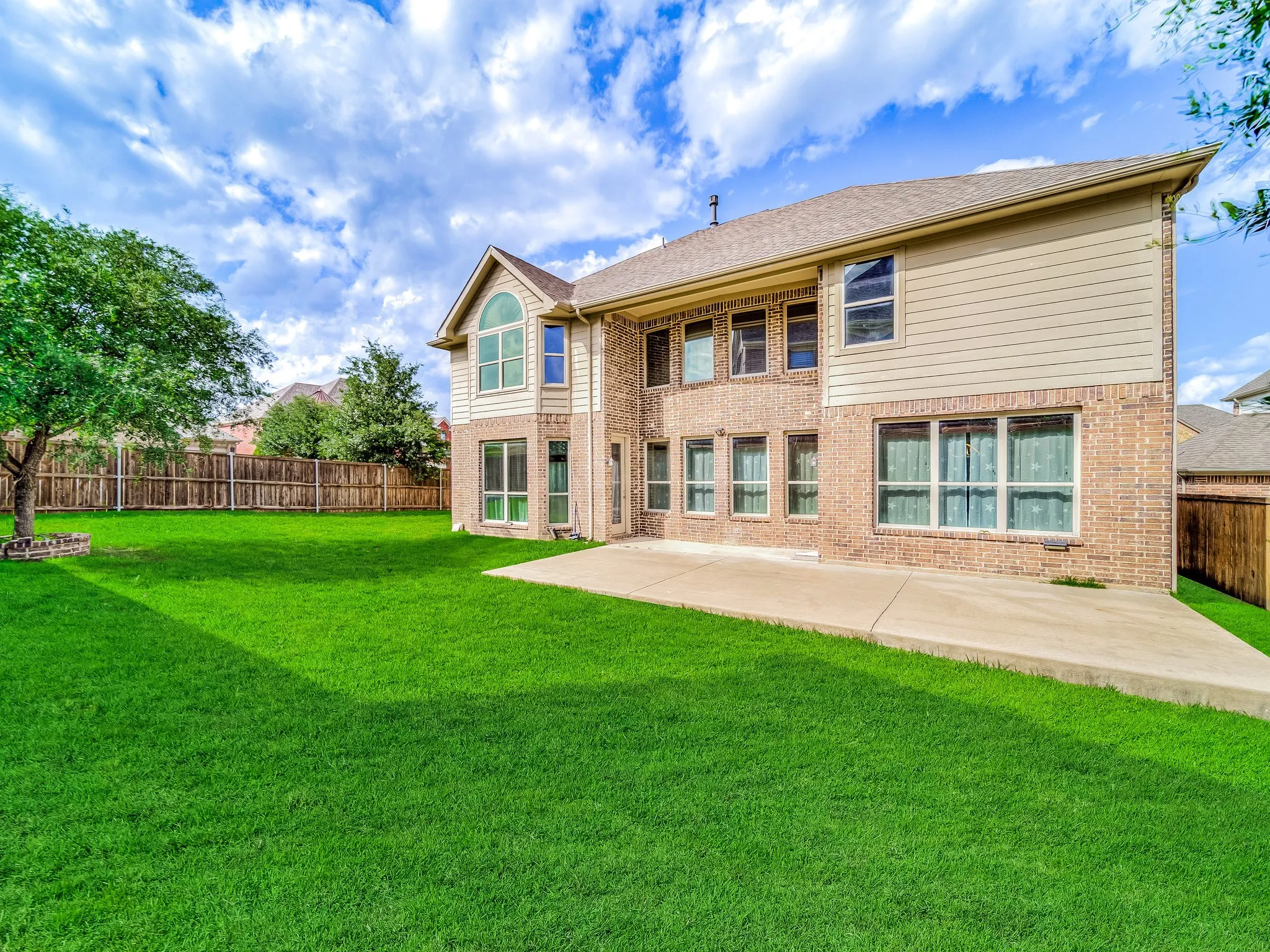 Single Family Residence For Rent in Denton County , 419 Aylesbury Drive, Roanoke, Texas 76262, 4 Bedroom, 4 Bathroom, 2 Garage spaces, 3,645 Sqft, built in 2014, mls#21396875, Real Estate Agent in Roanoke, Homes For Rent in Denton county, Homes For Rent in Roanoke, Realtor in Roanoke Texas, Real Estate Brokerage Independent Realty Texas, Luminita Cordes Realtor