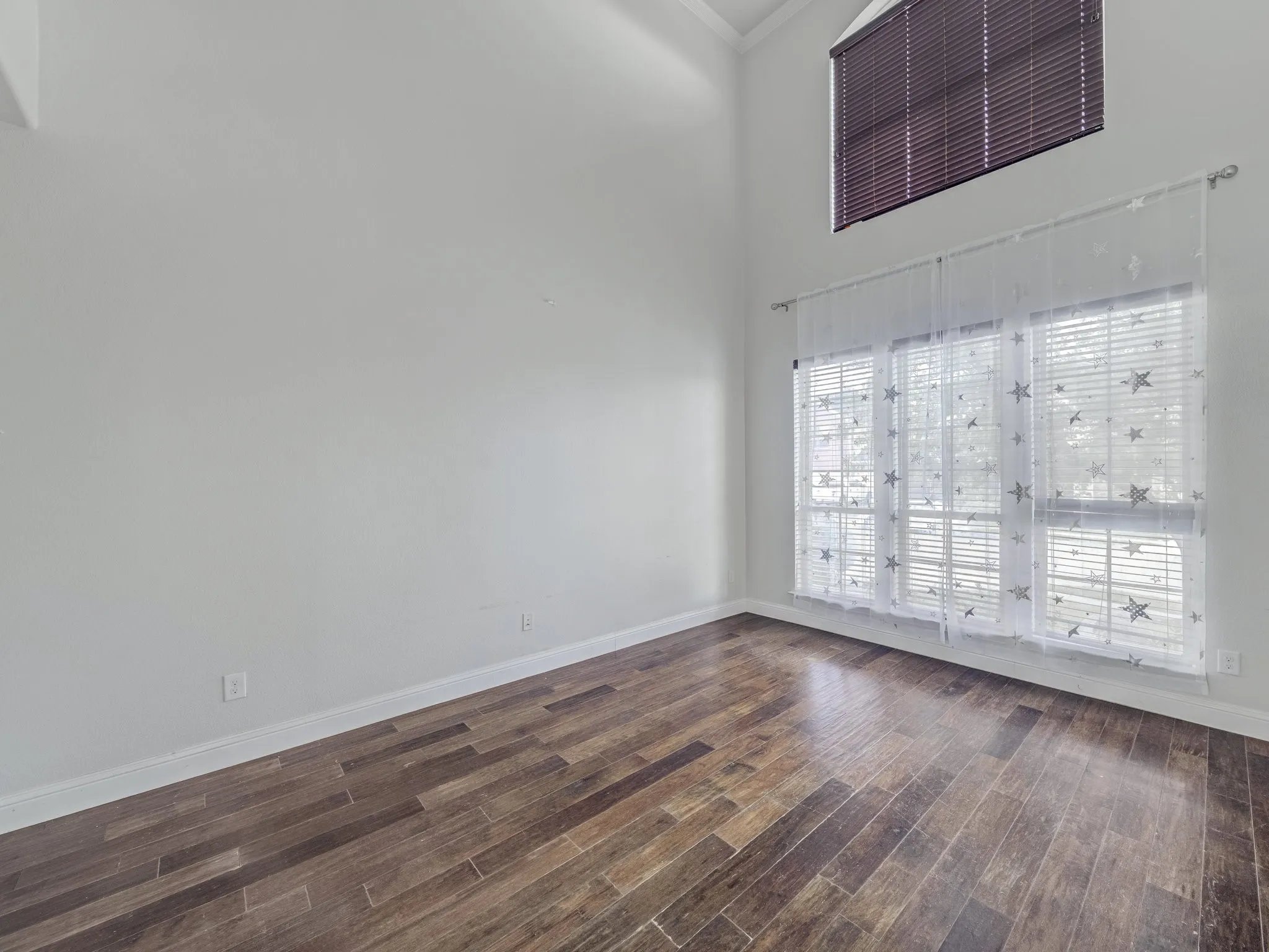 Single Family Residence For Rent in Denton County , 419 Aylesbury Drive, Roanoke, Texas 76262, 4 Bedroom, 4 Bathroom, 2 Garage spaces, 3,645 Sqft, built in 2014, mls#21396875, Real Estate Agent in Roanoke, Homes For Rent in Denton county, Homes For Rent in Roanoke, Realtor in Roanoke Texas, Real Estate Brokerage Independent Realty Texas, Luminita Cordes Realtor