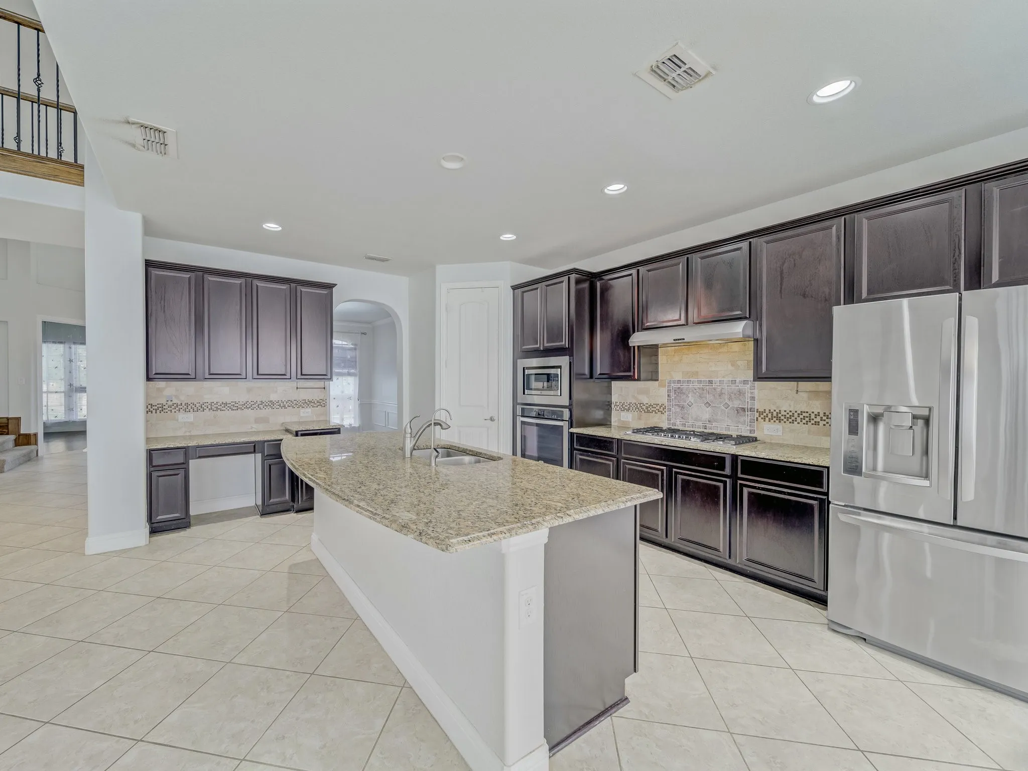 Single Family Residence For Rent in Denton County , 419 Aylesbury Drive, Roanoke, Texas 76262, 4 Bedroom, 4 Bathroom, 2 Garage spaces, 3,645 Sqft, built in 2014, mls#21396875, Real Estate Agent in Roanoke, Homes For Rent in Denton county, Homes For Rent in Roanoke, Realtor in Roanoke Texas, Real Estate Brokerage Independent Realty Texas, Luminita Cordes Realtor