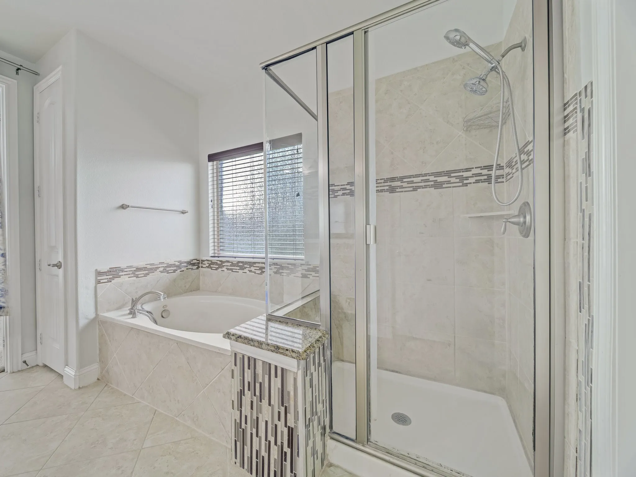 Single Family Residence For Rent in Denton County , 419 Aylesbury Drive, Roanoke, Texas 76262, 4 Bedroom, 4 Bathroom, 2 Garage spaces, 3,645 Sqft, built in 2014, mls#21396875, Real Estate Agent in Roanoke, Homes For Rent in Denton county, Homes For Rent in Roanoke, Realtor in Roanoke Texas, Real Estate Brokerage Independent Realty Texas, Luminita Cordes Realtor