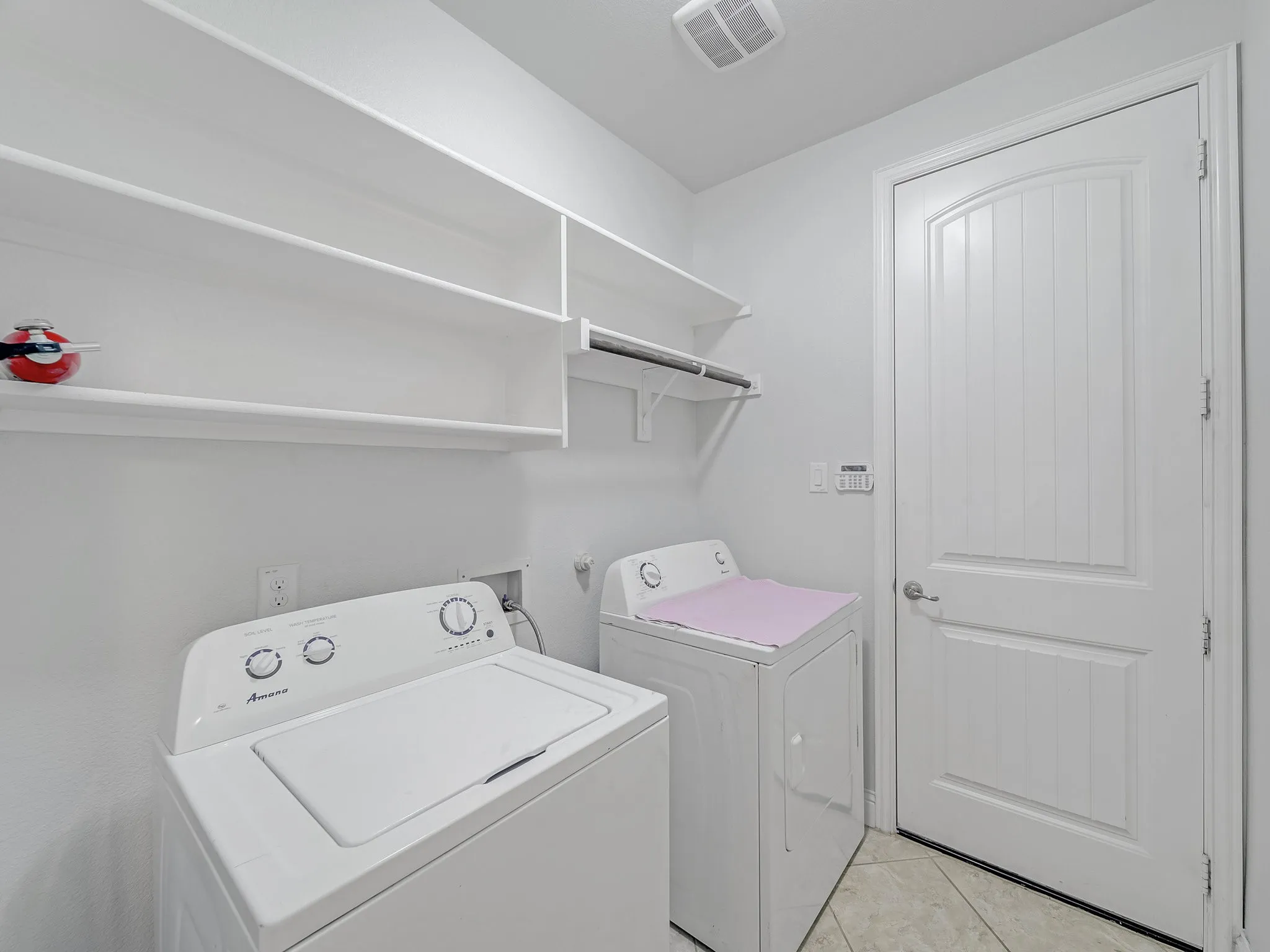 Single Family Residence For Rent in Denton County , 419 Aylesbury Drive, Roanoke, Texas 76262, 4 Bedroom, 4 Bathroom, 2 Garage spaces, 3,645 Sqft, built in 2014, mls#21396875, Real Estate Agent in Roanoke, Homes For Rent in Denton county, Homes For Rent in Roanoke, Realtor in Roanoke Texas, Real Estate Brokerage Independent Realty Texas, Luminita Cordes Realtor