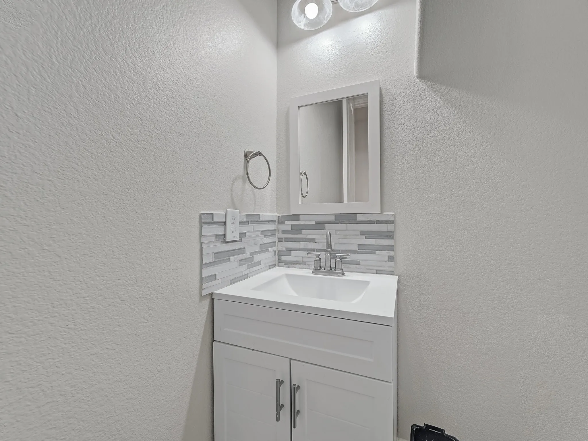 Single Family Residence For Rent in Denton County , 419 Aylesbury Drive, Roanoke, Texas 76262, 4 Bedroom, 4 Bathroom, 2 Garage spaces, 3,645 Sqft, built in 2014, mls#21396875, Real Estate Agent in Roanoke, Homes For Rent in Denton county, Homes For Rent in Roanoke, Realtor in Roanoke Texas, Real Estate Brokerage Independent Realty Texas, Luminita Cordes Realtor
