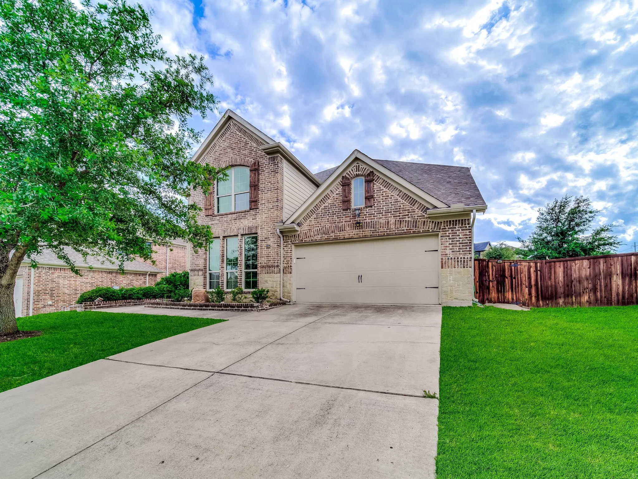 Single Family Residence For Rent in Denton County , 419 Aylesbury Drive, Roanoke, Texas 76262, 4 Bedroom, 4 Bathroom, 2 Garage spaces, 3,645 Sqft, built in 2014, mls#21396875, Real Estate Agent in Roanoke, Homes For Rent in Denton county, Homes For Rent in Roanoke, Realtor in Roanoke Texas, Real Estate Brokerage Independent Realty Texas, Luminita Cordes Realtor