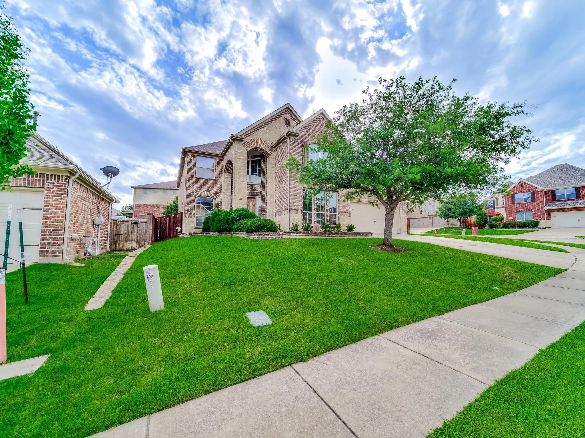 Single Family Residence For Rent in Denton County , 419 Aylesbury Drive, Roanoke, Texas 76262, 4 Bedroom, 4 Bathroom, 2 Garage spaces, 3,645 Sqft, built in 2014, mls#21396875, Real Estate Agent in Roanoke, Homes For Rent in Denton county, Homes For Rent in Roanoke, Realtor in Roanoke Texas, Real Estate Brokerage Independent Realty Texas, Luminita Cordes Realtor