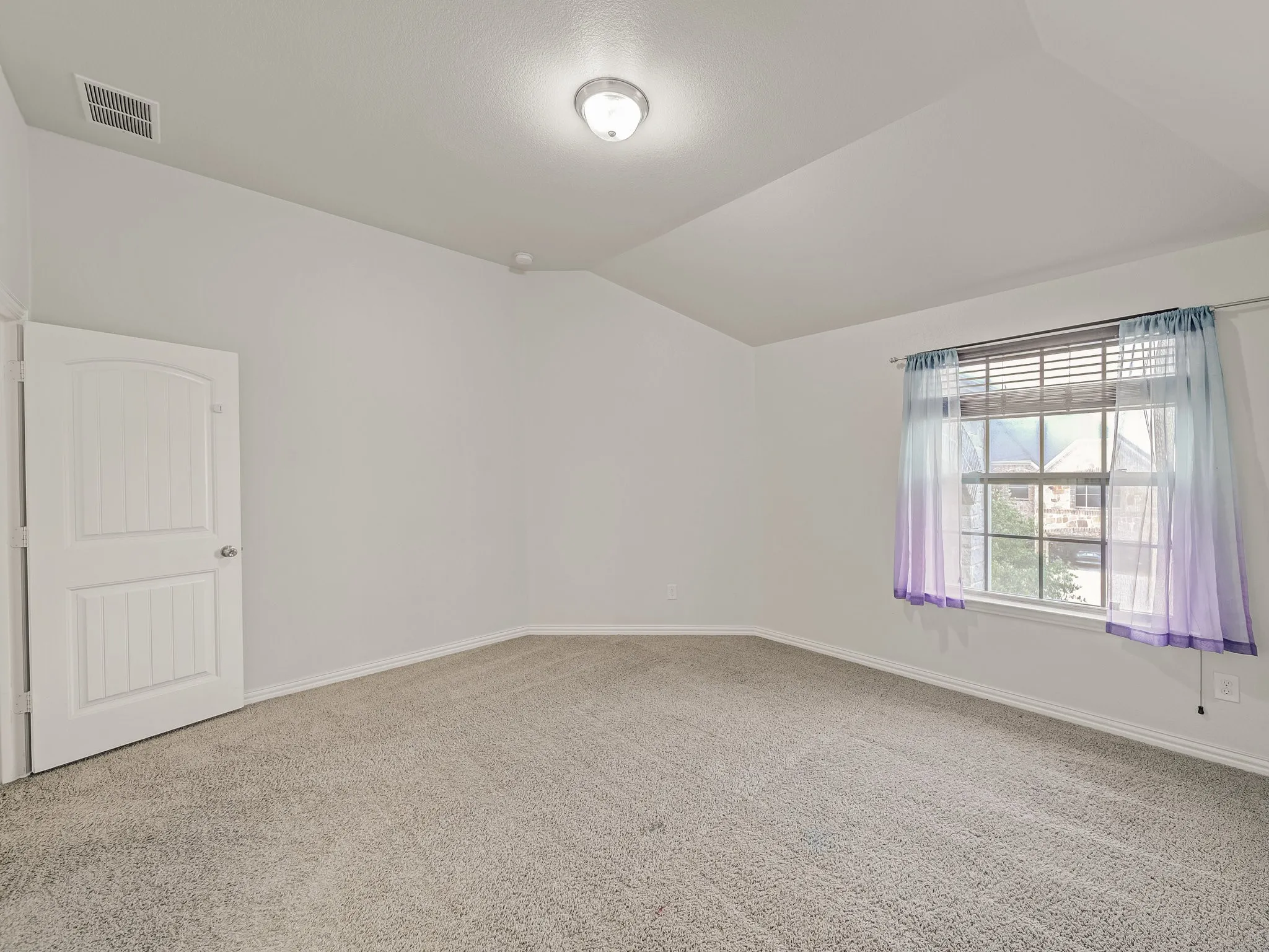 Single Family Residence For Rent in Denton County , 419 Aylesbury Drive, Roanoke, Texas 76262, 4 Bedroom, 4 Bathroom, 2 Garage spaces, 3,645 Sqft, built in 2014, mls#21396875, Real Estate Agent in Roanoke, Homes For Rent in Denton county, Homes For Rent in Roanoke, Realtor in Roanoke Texas, Real Estate Brokerage Independent Realty Texas, Luminita Cordes Realtor