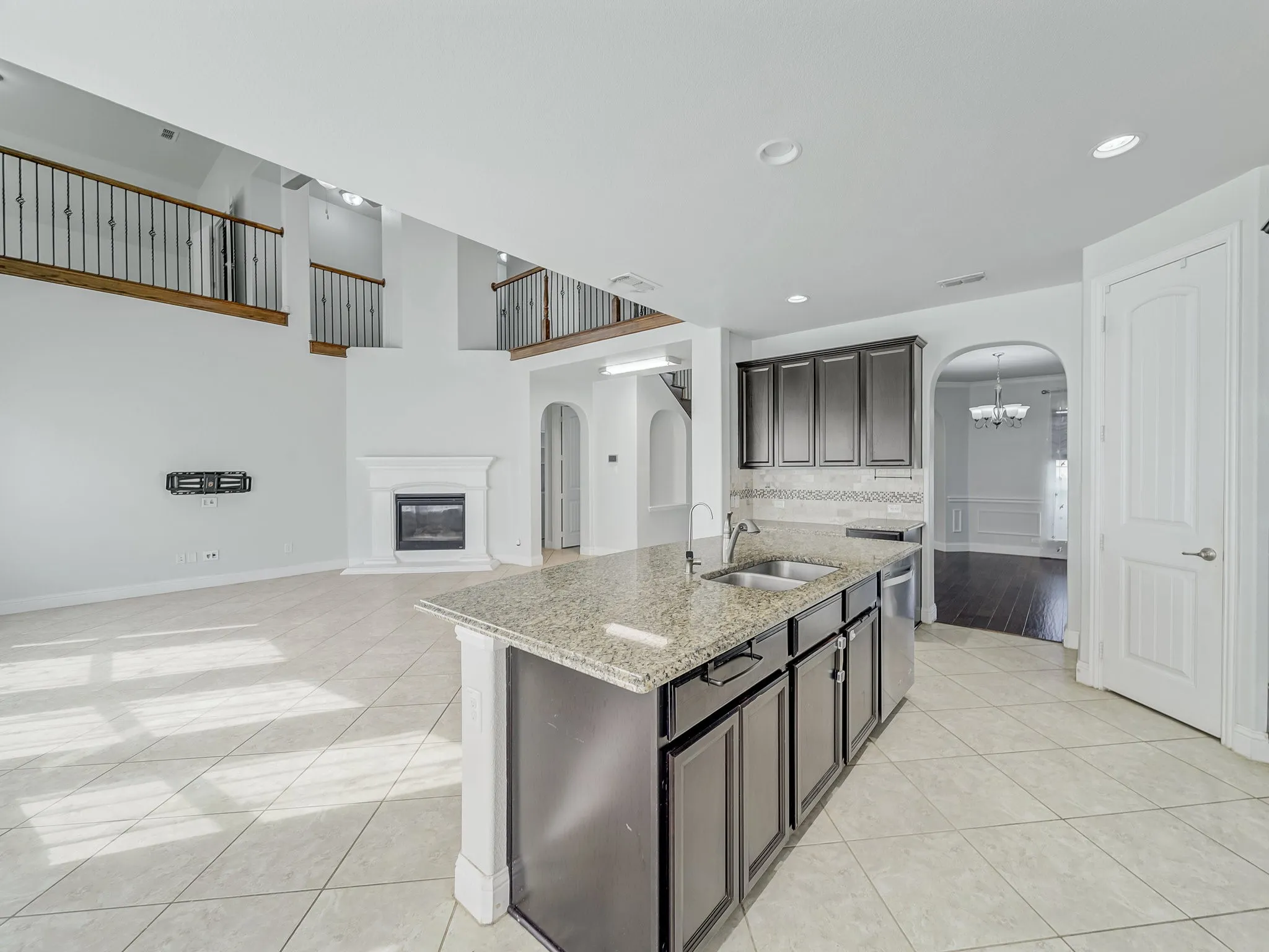 Single Family Residence For Rent in Denton County , 419 Aylesbury Drive, Roanoke, Texas 76262, 4 Bedroom, 4 Bathroom, 2 Garage spaces, 3,645 Sqft, built in 2014, mls#21396875, Real Estate Agent in Roanoke, Homes For Rent in Denton county, Homes For Rent in Roanoke, Realtor in Roanoke Texas, Real Estate Brokerage Independent Realty Texas, Luminita Cordes Realtor