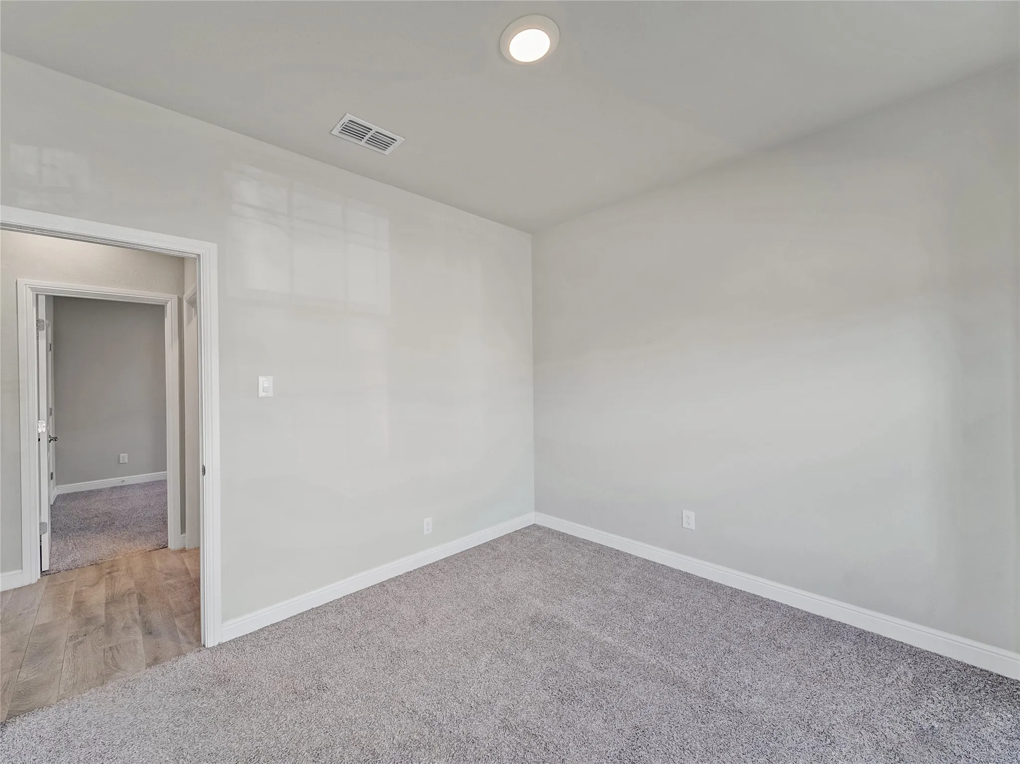 Single Family Residence For Rent in Denton County , 15816 Farringdon Street, Fort Worth, Texas 76247, 4 Bedroom, 2 Bathroom, 2 Garage spaces, 2,100 Sqft, built in 2021, mls#21396876, Real Estate Agent in Fort Worth, Homes For Rent in Denton county, Homes For Rent in Fort Worth, Realtor in Fort Worth Texas, Real Estate Brokerage Independent Realty Texas, Luminita Cordes Realtor