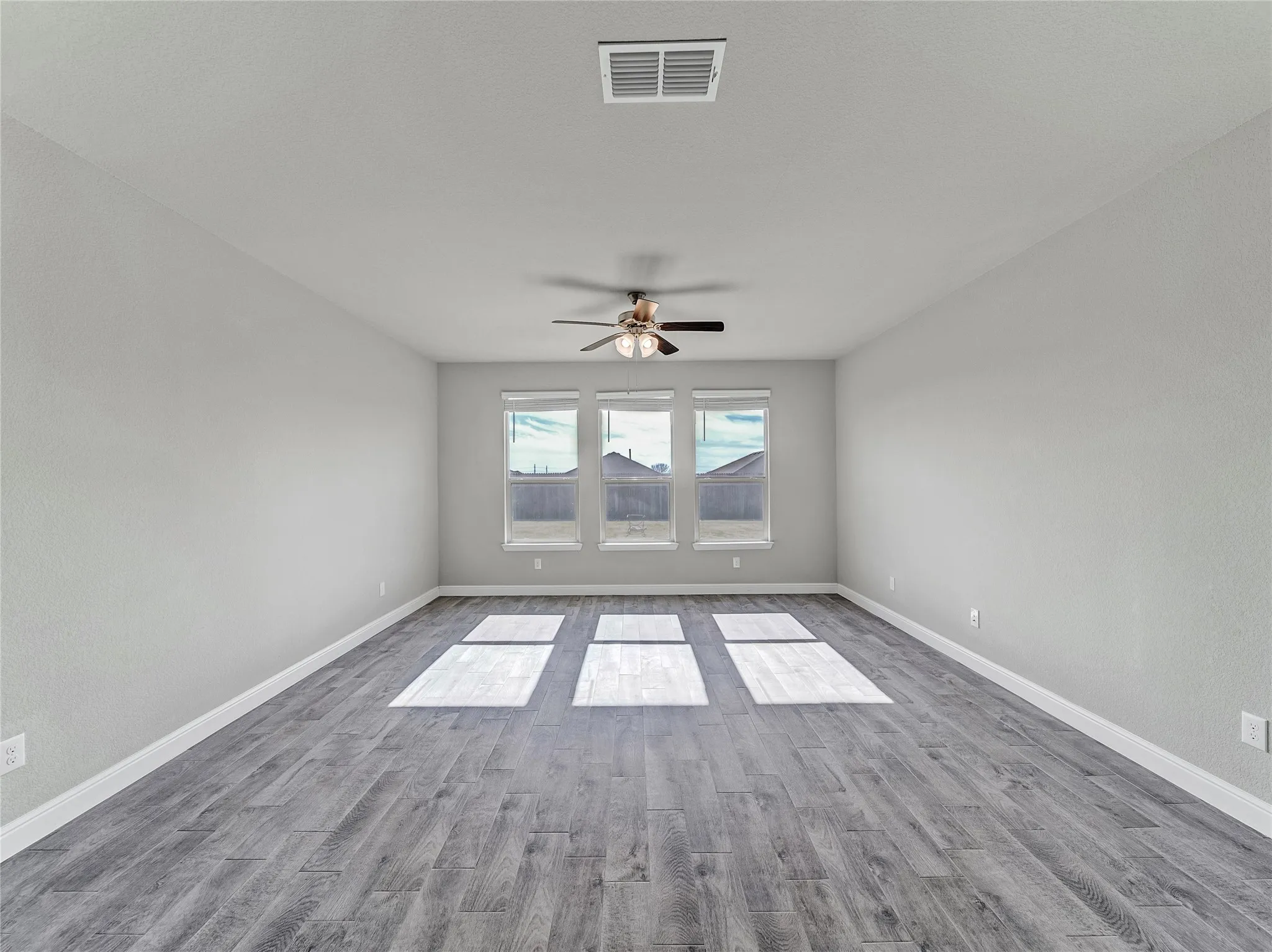 Single Family Residence For Rent in Denton County , 15816 Farringdon Street, Fort Worth, Texas 76247, 4 Bedroom, 2 Bathroom, 2 Garage spaces, 2,100 Sqft, built in 2021, mls#21396876, Real Estate Agent in Fort Worth, Homes For Rent in Denton county, Homes For Rent in Fort Worth, Realtor in Fort Worth Texas, Real Estate Brokerage Independent Realty Texas, Luminita Cordes Realtor