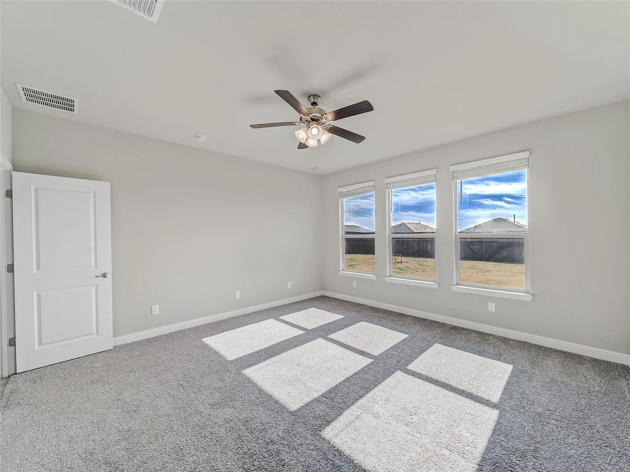 Single Family Residence For Rent in Denton County , 15816 Farringdon Street, Fort Worth, Texas 76247, 4 Bedroom, 2 Bathroom, 2 Garage spaces, 2,100 Sqft, built in 2021, mls#21396876, Real Estate Agent in Fort Worth, Homes For Rent in Denton county, Homes For Rent in Fort Worth, Realtor in Fort Worth Texas, Real Estate Brokerage Independent Realty Texas, Luminita Cordes Realtor