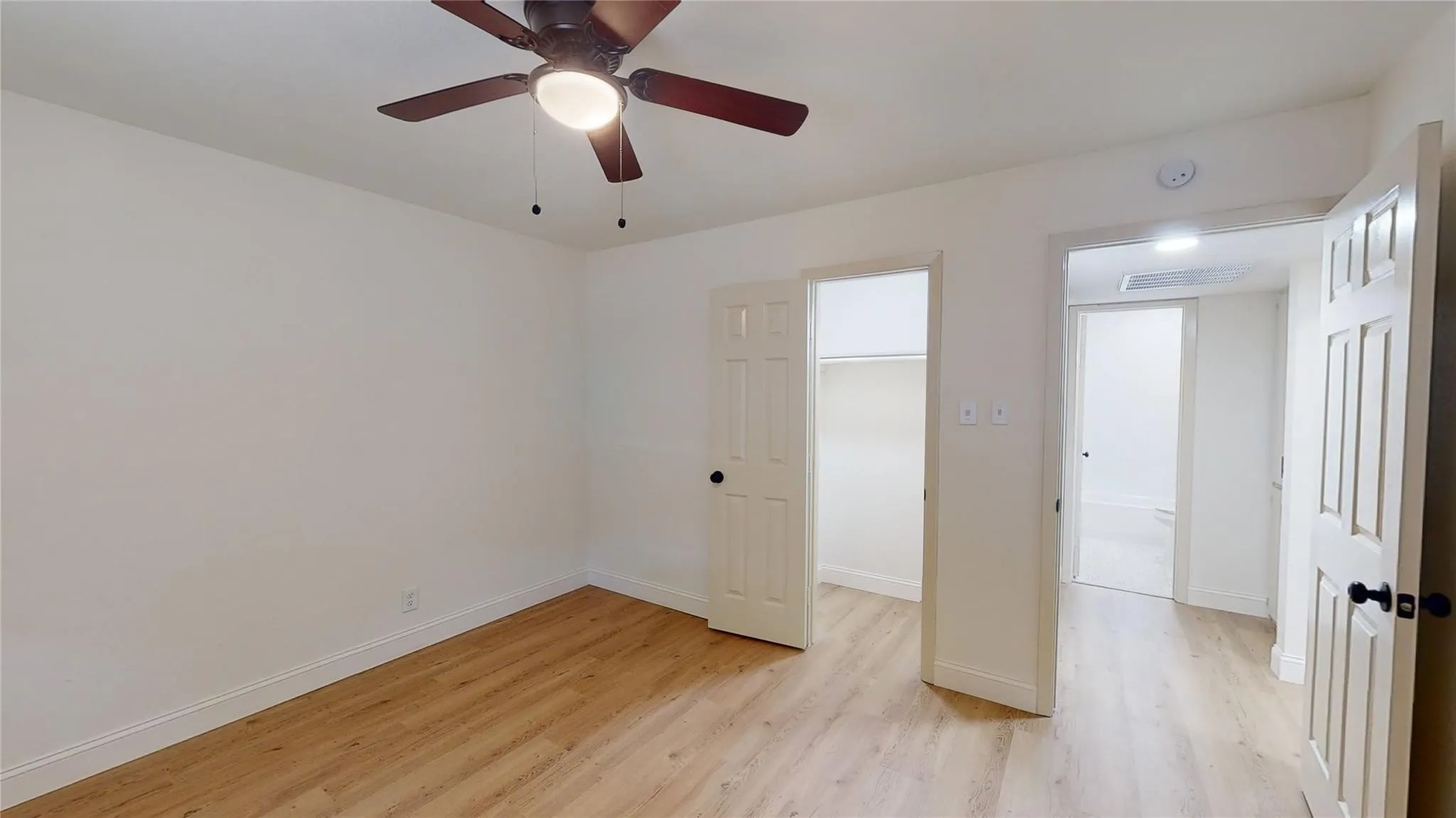 Apartment For Rent in Johnson County , 614 W Heard Street 12, Cleburne, Texas 76033, 2 Bedroom, 1 Bathroom, Garage spaces, 695 Sqft, built in 1985, mls#21396879, Real Estate Agent in Cleburne, Homes For Rent in Johnson county, Homes For Rent in Cleburne, Realtor in Cleburne Texas, Real Estate Brokerage Independent Realty Texas, Luminita Cordes Realtor