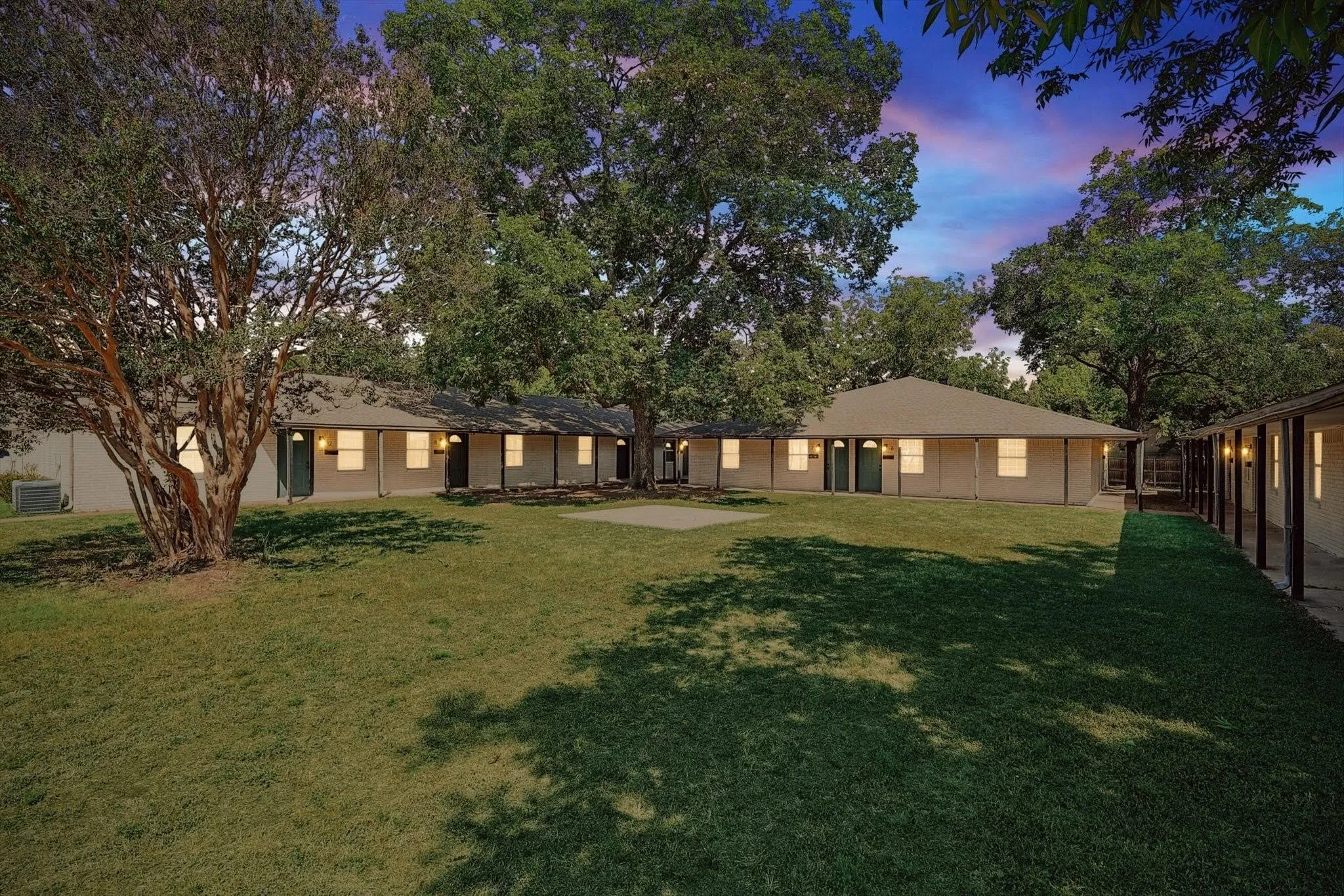 Apartment For Rent in Johnson County , 614 W Heard Street 12, Cleburne, Texas 76033, 2 Bedroom, 1 Bathroom, Garage spaces, 695 Sqft, built in 1985, mls#21396879, Real Estate Agent in Cleburne, Homes For Rent in Johnson county, Homes For Rent in Cleburne, Realtor in Cleburne Texas, Real Estate Brokerage Independent Realty Texas, Luminita Cordes Realtor