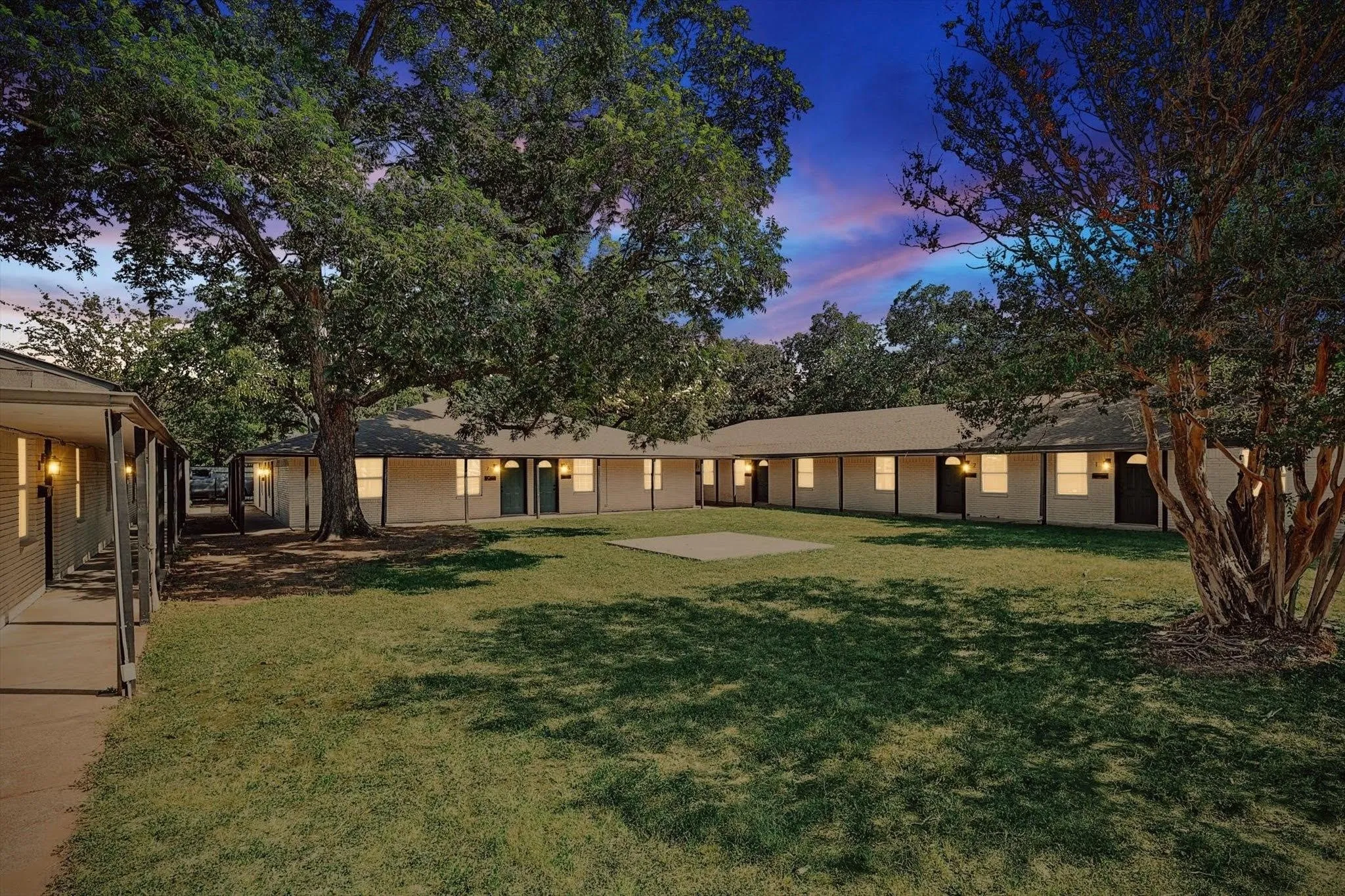 Apartment For Rent in Johnson County , 614 W Heard Street 12, Cleburne, Texas 76033, 2 Bedroom, 1 Bathroom, Garage spaces, 695 Sqft, built in 1985, mls#21396879, Real Estate Agent in Cleburne, Homes For Rent in Johnson county, Homes For Rent in Cleburne, Realtor in Cleburne Texas, Real Estate Brokerage Independent Realty Texas, Luminita Cordes Realtor