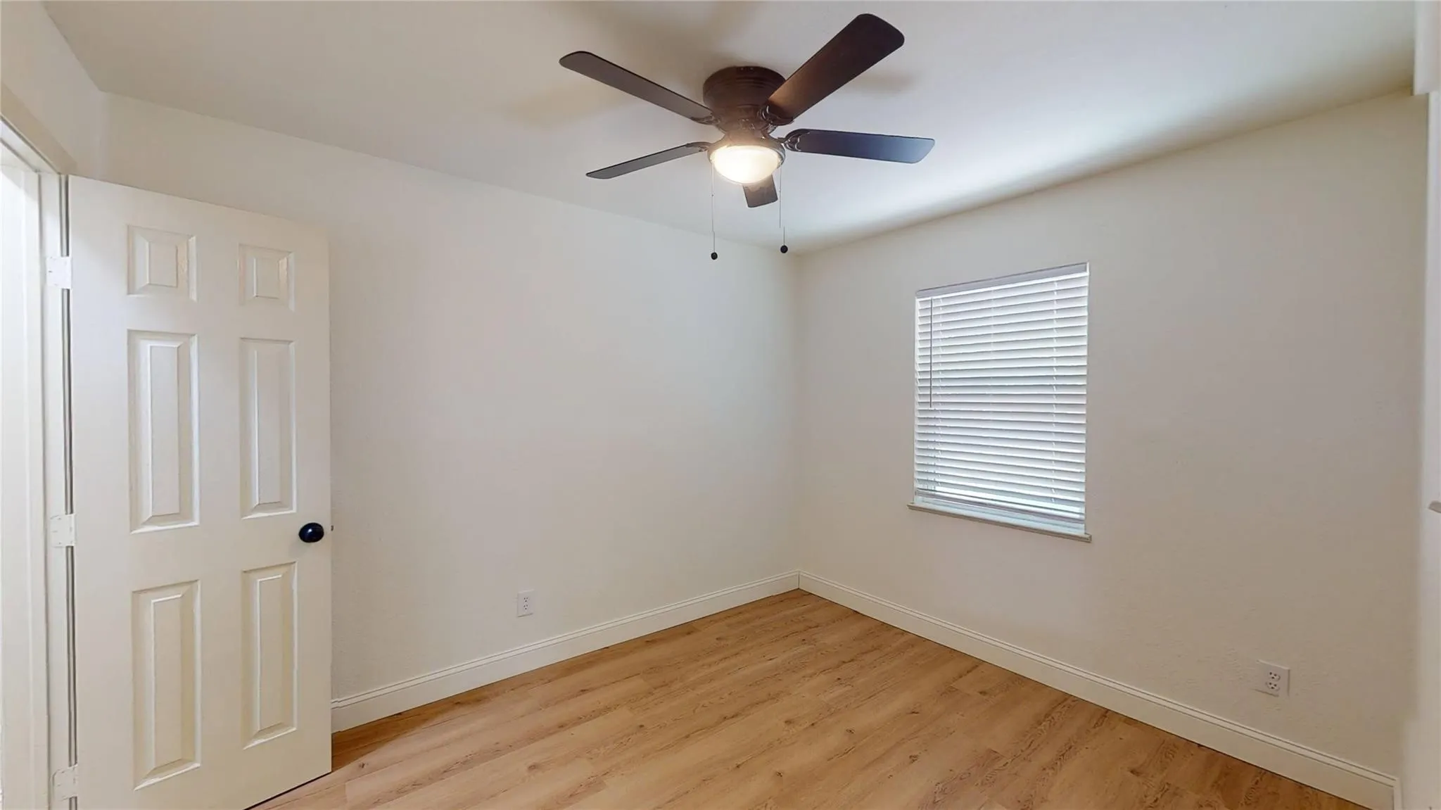 Apartment For Rent in Johnson County , 614 W Heard Street 12, Cleburne, Texas 76033, 2 Bedroom, 1 Bathroom, Garage spaces, 695 Sqft, built in 1985, mls#21396879, Real Estate Agent in Cleburne, Homes For Rent in Johnson county, Homes For Rent in Cleburne, Realtor in Cleburne Texas, Real Estate Brokerage Independent Realty Texas, Luminita Cordes Realtor