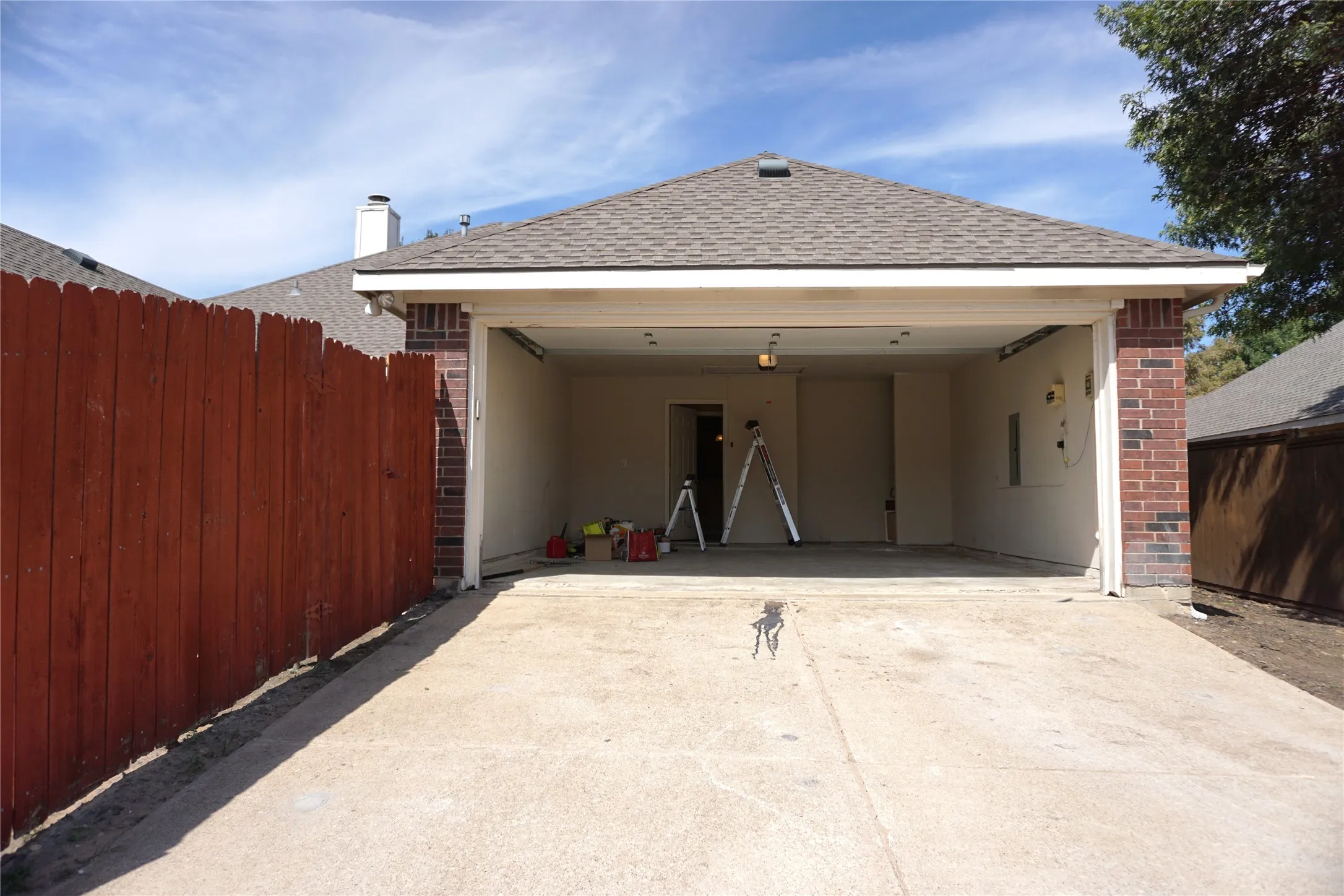 Single Family Residence For Rent in Collin County , 1413 Macrae Court, Allen, Texas 75013, 4 Bedroom, 2 Bathroom, 2 Garage spaces, 2,266 Sqft, built in 1999, mls#21396880, Real Estate Agent in Allen, Homes For Rent in Collin county, Homes For Rent in Allen, Realtor in Allen Texas, Real Estate Brokerage Independent Realty Texas, Luminita Cordes Realtor