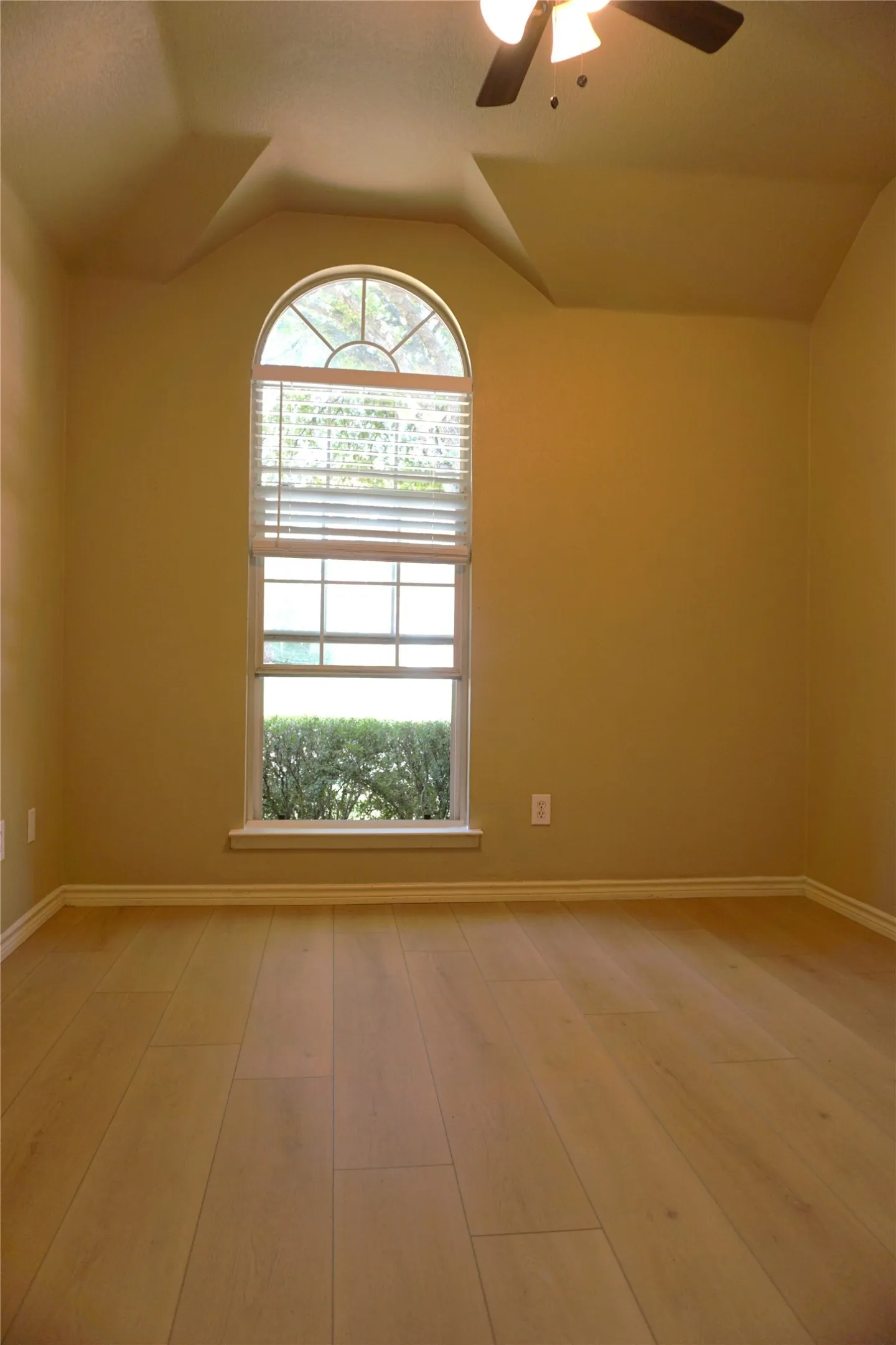Single Family Residence For Rent in Collin County , 1413 Macrae Court, Allen, Texas 75013, 4 Bedroom, 2 Bathroom, 2 Garage spaces, 2,266 Sqft, built in 1999, mls#21396880, Real Estate Agent in Allen, Homes For Rent in Collin county, Homes For Rent in Allen, Realtor in Allen Texas, Real Estate Brokerage Independent Realty Texas, Luminita Cordes Realtor