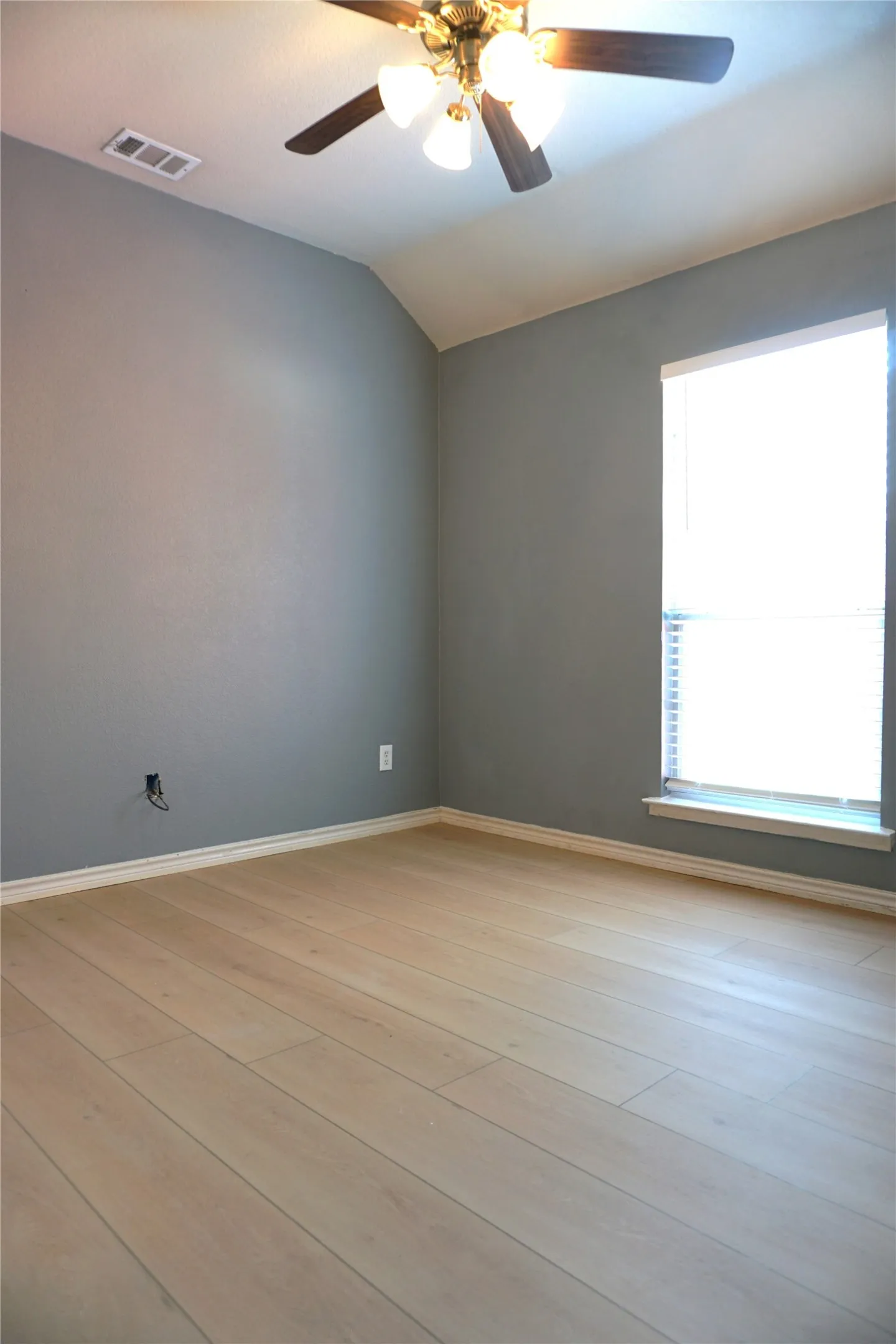 Single Family Residence For Rent in Collin County , 1413 Macrae Court, Allen, Texas 75013, 4 Bedroom, 2 Bathroom, 2 Garage spaces, 2,266 Sqft, built in 1999, mls#21396880, Real Estate Agent in Allen, Homes For Rent in Collin county, Homes For Rent in Allen, Realtor in Allen Texas, Real Estate Brokerage Independent Realty Texas, Luminita Cordes Realtor