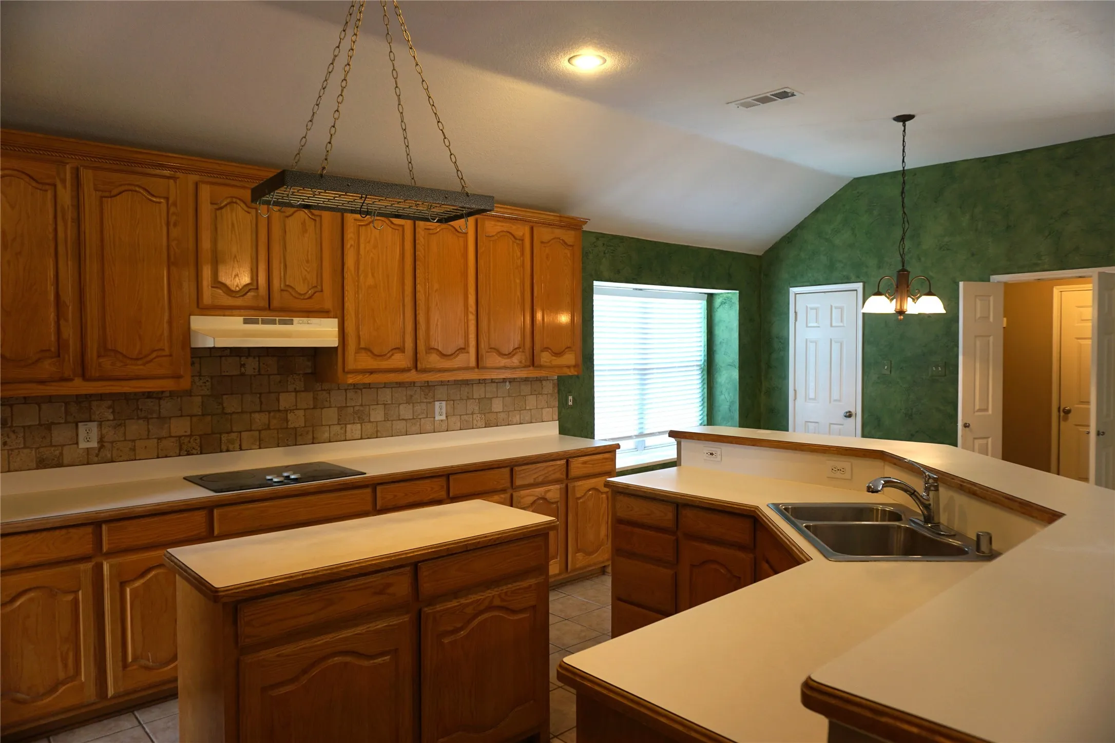 Single Family Residence For Rent in Collin County , 1413 Macrae Court, Allen, Texas 75013, 4 Bedroom, 2 Bathroom, 2 Garage spaces, 2,266 Sqft, built in 1999, mls#21396880, Real Estate Agent in Allen, Homes For Rent in Collin county, Homes For Rent in Allen, Realtor in Allen Texas, Real Estate Brokerage Independent Realty Texas, Luminita Cordes Realtor