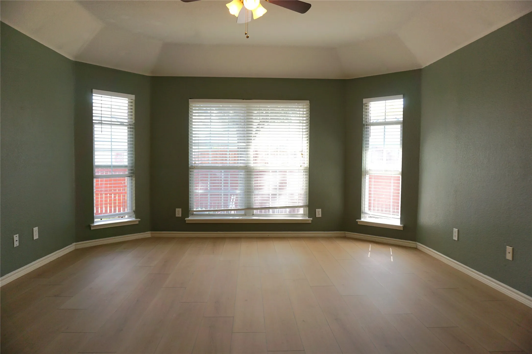 Single Family Residence For Rent in Collin County , 1413 Macrae Court, Allen, Texas 75013, 4 Bedroom, 2 Bathroom, 2 Garage spaces, 2,266 Sqft, built in 1999, mls#21396880, Real Estate Agent in Allen, Homes For Rent in Collin county, Homes For Rent in Allen, Realtor in Allen Texas, Real Estate Brokerage Independent Realty Texas, Luminita Cordes Realtor