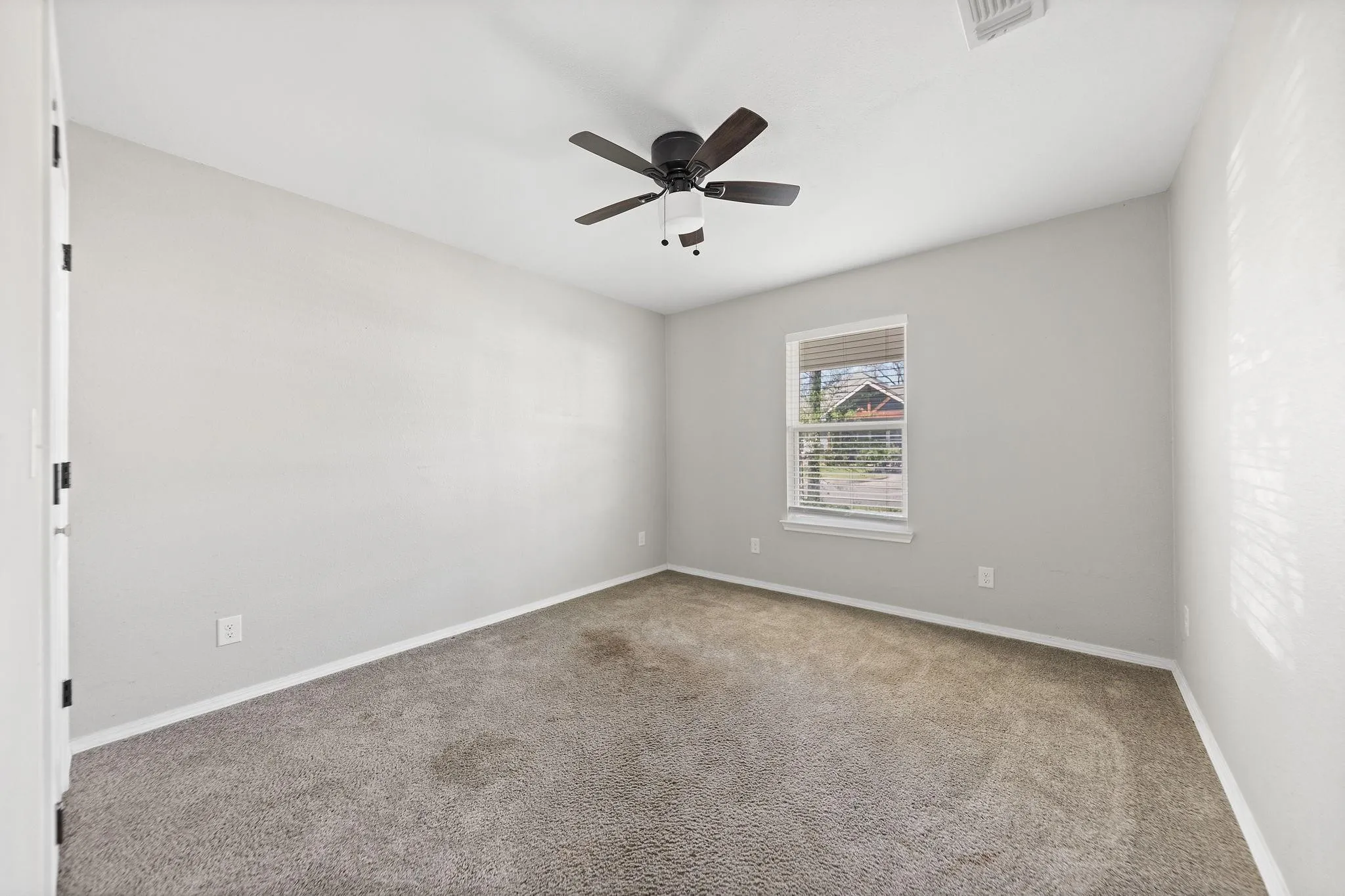 Single Family Residence For Sale in Fannin County , 805 S 4th Street, Bonham, Texas 75418, 3 Bedroom, 2 Bathroom, Garage spaces, 1,301 Sqft, built in 2022, mls#21395486, Real Estate Agent in Bonham, Homes For Sale in Fannin county, Homes For Sale in Bonham, Realtor in Bonham Texas, Real Estate Brokerage Independent Realty Texas, Luminita Cordes Realtor