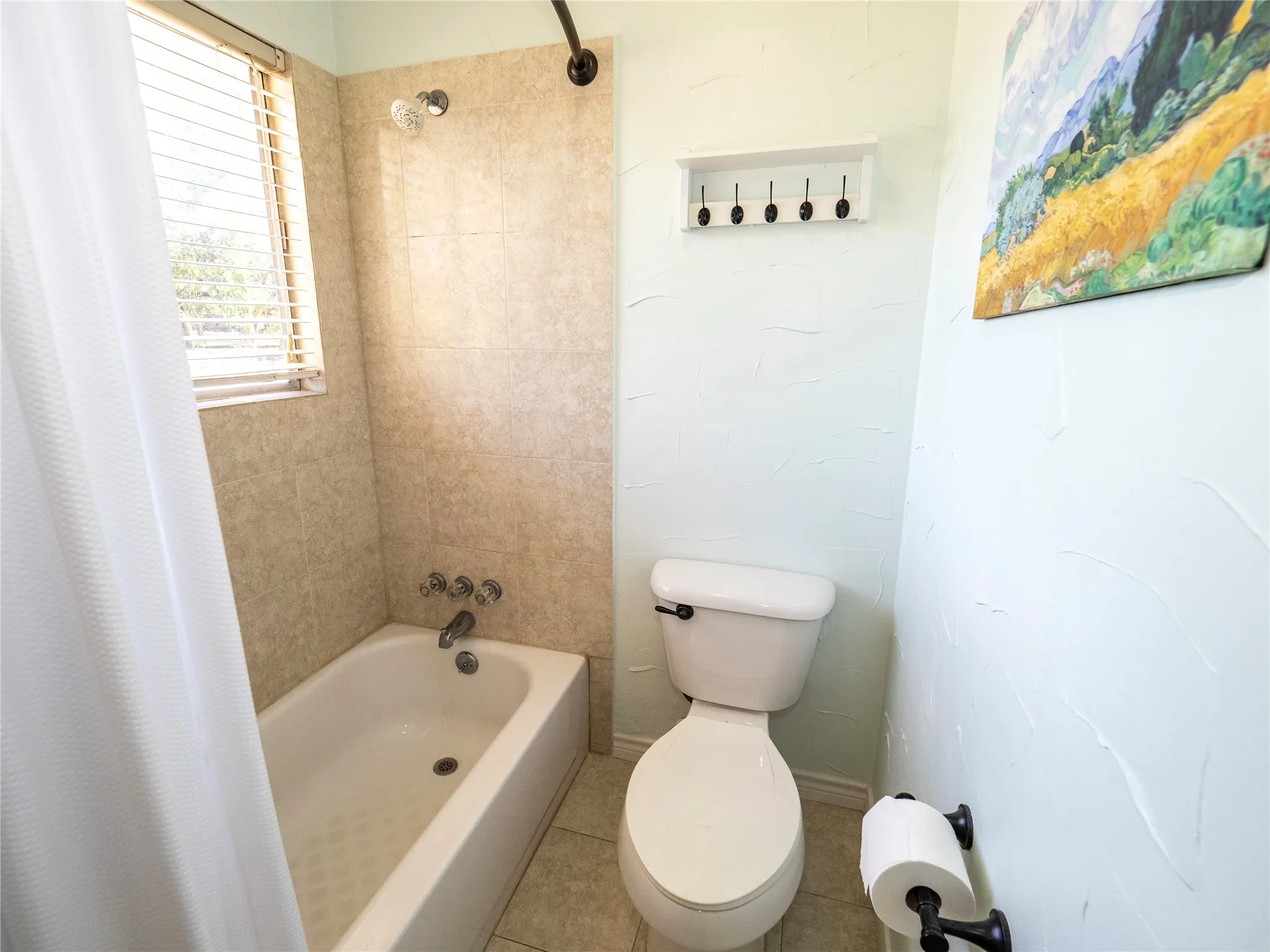 Single Family Residence For Sale in Tarrant County , 900 N Bowen Road, Arlington, Texas 76012, 3 Bedroom, 3 Bathroom, 2 Garage spaces, 1,910 Sqft, built in 1964, mls#21391191, Real Estate Agent in Arlington, Homes For Sale in Tarrant county, Homes For Sale in Arlington, Realtor in Arlington Texas, Real Estate Brokerage Independent Realty Texas, Luminita Cordes Realtor
