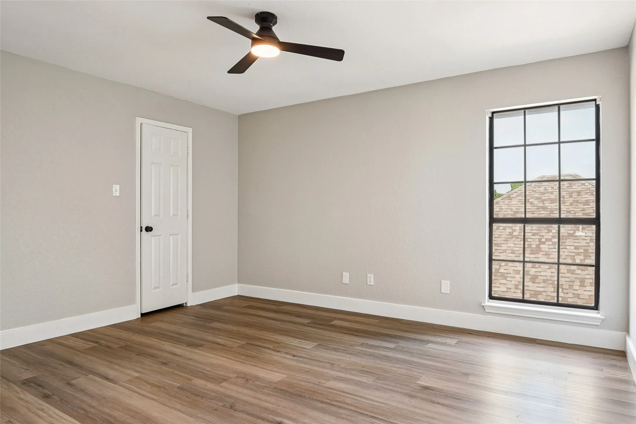Single Family Residence For Rent in Tarrant County , 6006 Millwood Drive, Arlington, Texas 76016, 4 Bedroom, 4 Bathroom, 3 Garage spaces, 2,955 Sqft, built in 1985, mls#21390892, Real Estate Agent in Arlington, Homes For Rent in Tarrant county, Homes For Rent in Arlington, Realtor in Arlington Texas, Real Estate Brokerage Independent Realty Texas, Luminita Cordes Realtor