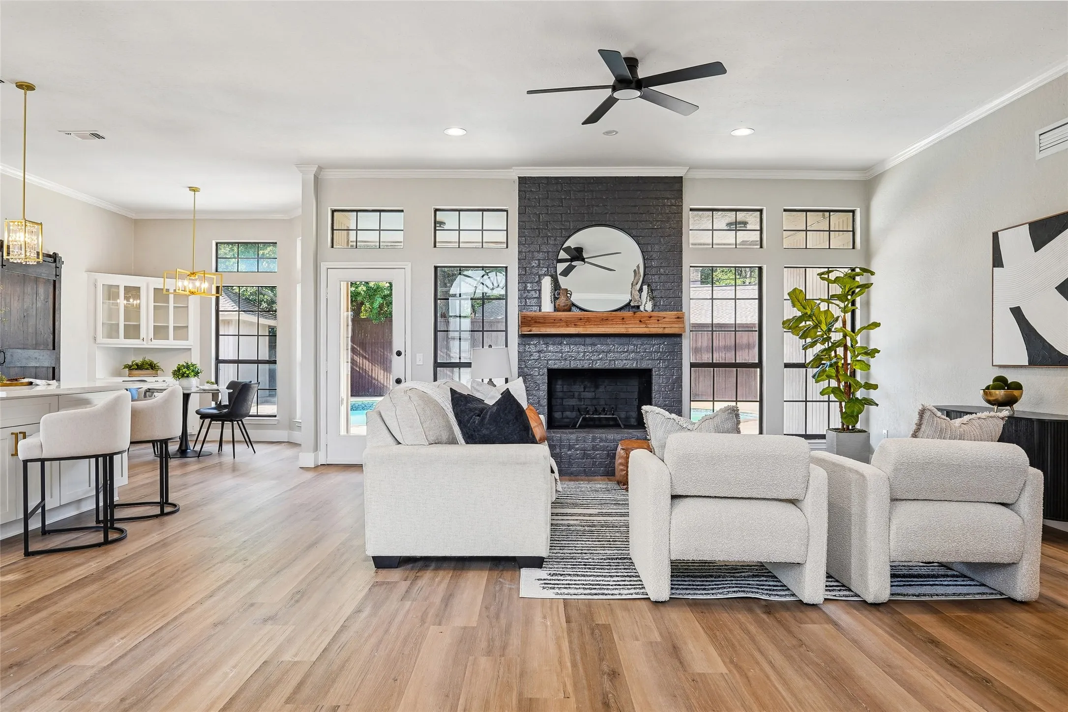Single Family Residence For Rent in Tarrant County , 6006 Millwood Drive, Arlington, Texas 76016, 4 Bedroom, 4 Bathroom, 3 Garage spaces, 2,955 Sqft, built in 1985, mls#21390892, Real Estate Agent in Arlington, Homes For Rent in Tarrant county, Homes For Rent in Arlington, Realtor in Arlington Texas, Real Estate Brokerage Independent Realty Texas, Luminita Cordes Realtor