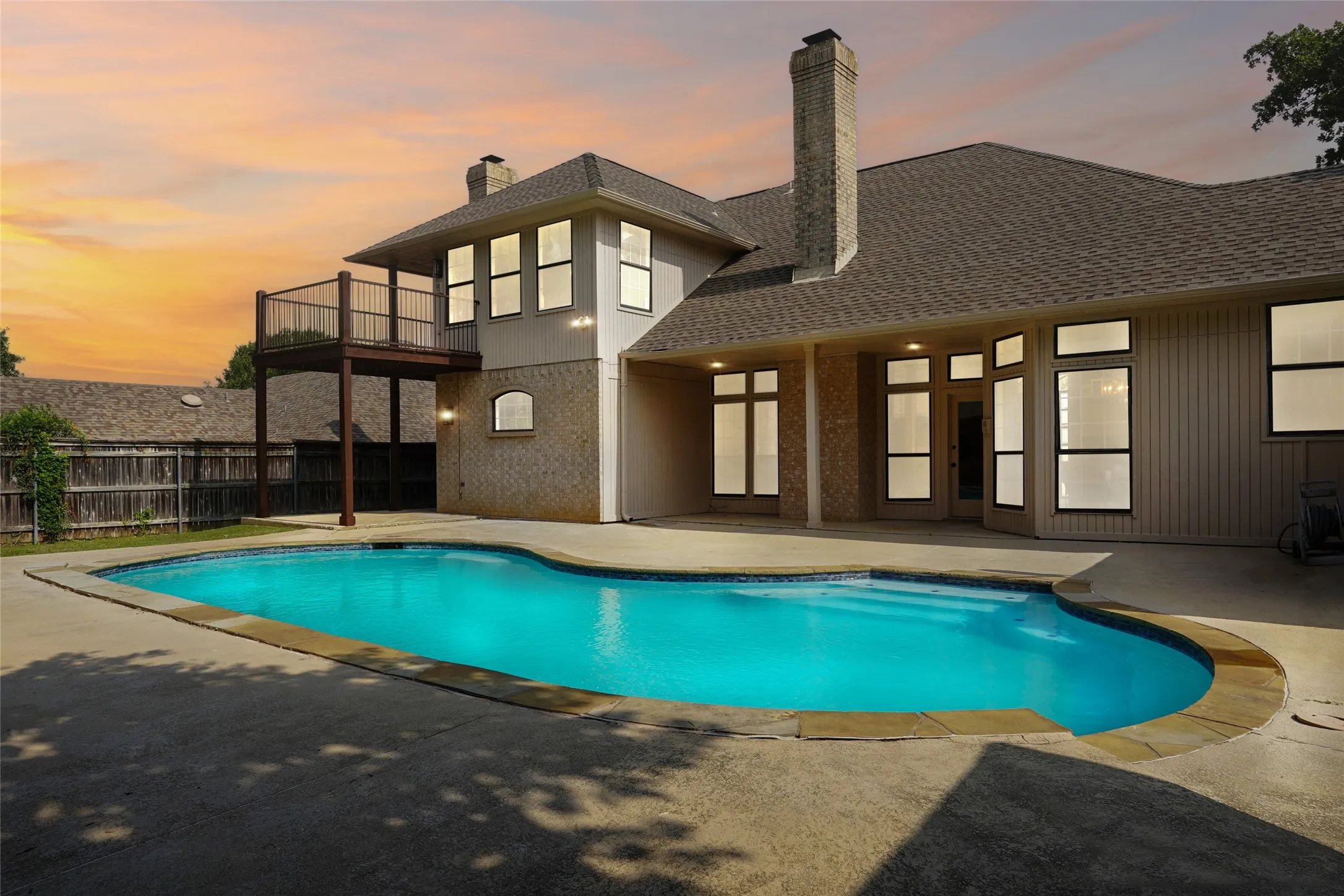 Single Family Residence For Rent in Tarrant County , 6006 Millwood Drive, Arlington, Texas 76016, 4 Bedroom, 4 Bathroom, 3 Garage spaces, 2,955 Sqft, built in 1985, mls#21390892, Real Estate Agent in Arlington, Homes For Rent in Tarrant county, Homes For Rent in Arlington, Realtor in Arlington Texas, Real Estate Brokerage Independent Realty Texas, Luminita Cordes Realtor