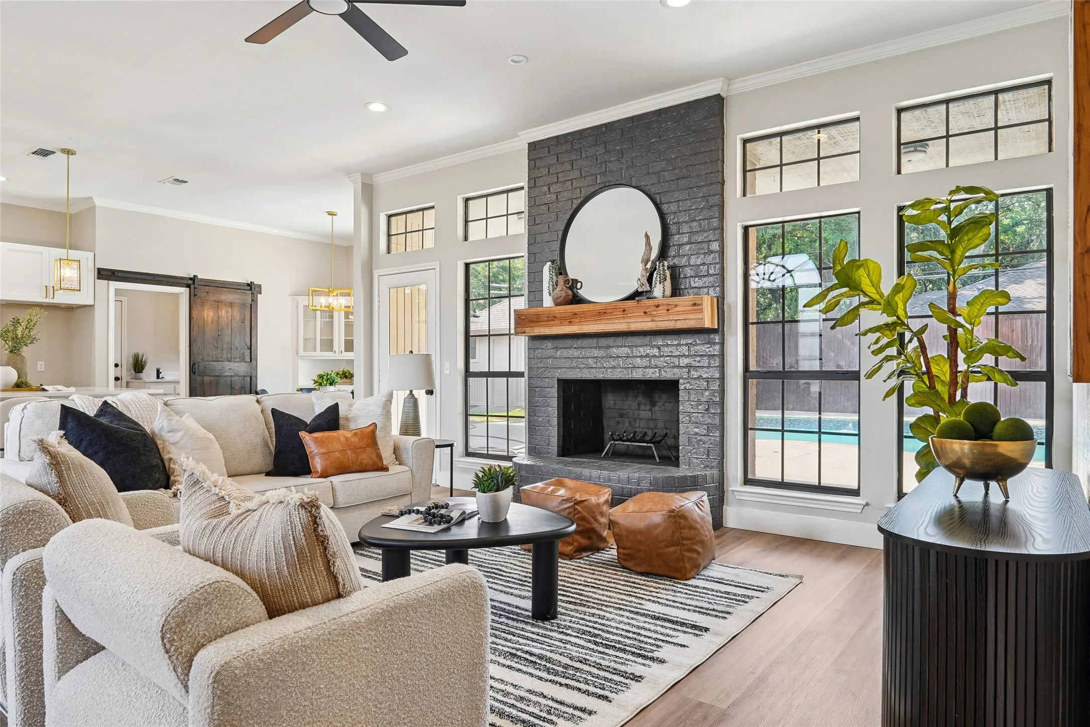 Single Family Residence For Rent in Tarrant County , 6006 Millwood Drive, Arlington, Texas 76016, 4 Bedroom, 4 Bathroom, 3 Garage spaces, 2,955 Sqft, built in 1985, mls#21390892, Real Estate Agent in Arlington, Homes For Rent in Tarrant county, Homes For Rent in Arlington, Realtor in Arlington Texas, Real Estate Brokerage Independent Realty Texas, Luminita Cordes Realtor