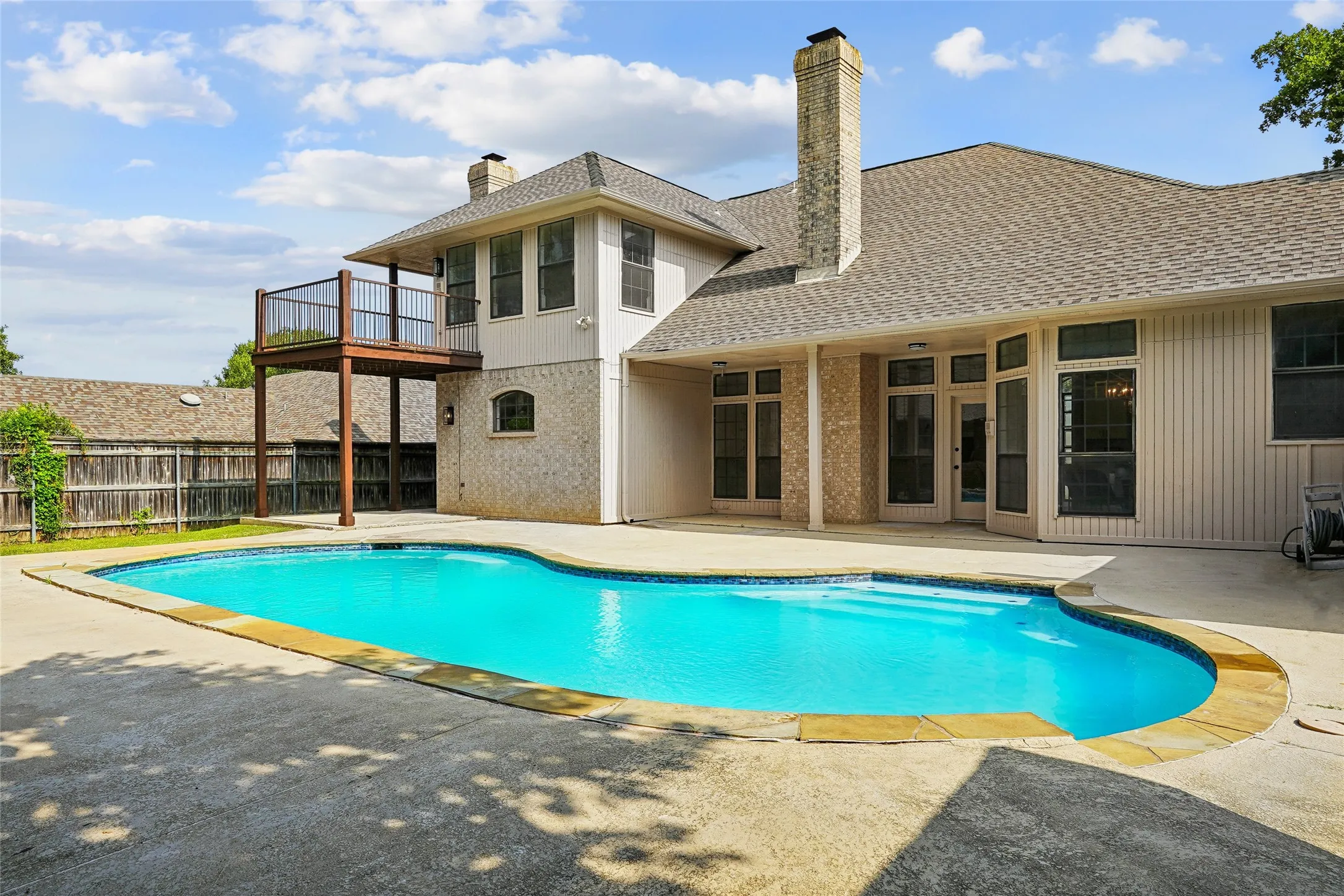 Single Family Residence For Rent in Tarrant County , 6006 Millwood Drive, Arlington, Texas 76016, 4 Bedroom, 4 Bathroom, 3 Garage spaces, 2,955 Sqft, built in 1985, mls#21390892, Real Estate Agent in Arlington, Homes For Rent in Tarrant county, Homes For Rent in Arlington, Realtor in Arlington Texas, Real Estate Brokerage Independent Realty Texas, Luminita Cordes Realtor