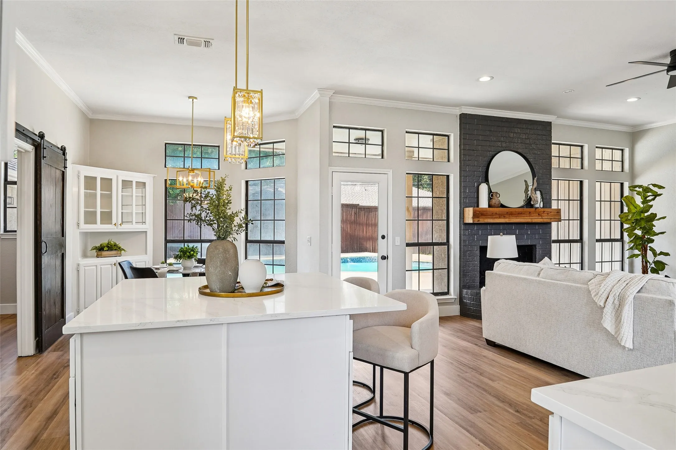 Single Family Residence For Rent in Tarrant County , 6006 Millwood Drive, Arlington, Texas 76016, 4 Bedroom, 4 Bathroom, 3 Garage spaces, 2,955 Sqft, built in 1985, mls#21390892, Real Estate Agent in Arlington, Homes For Rent in Tarrant county, Homes For Rent in Arlington, Realtor in Arlington Texas, Real Estate Brokerage Independent Realty Texas, Luminita Cordes Realtor