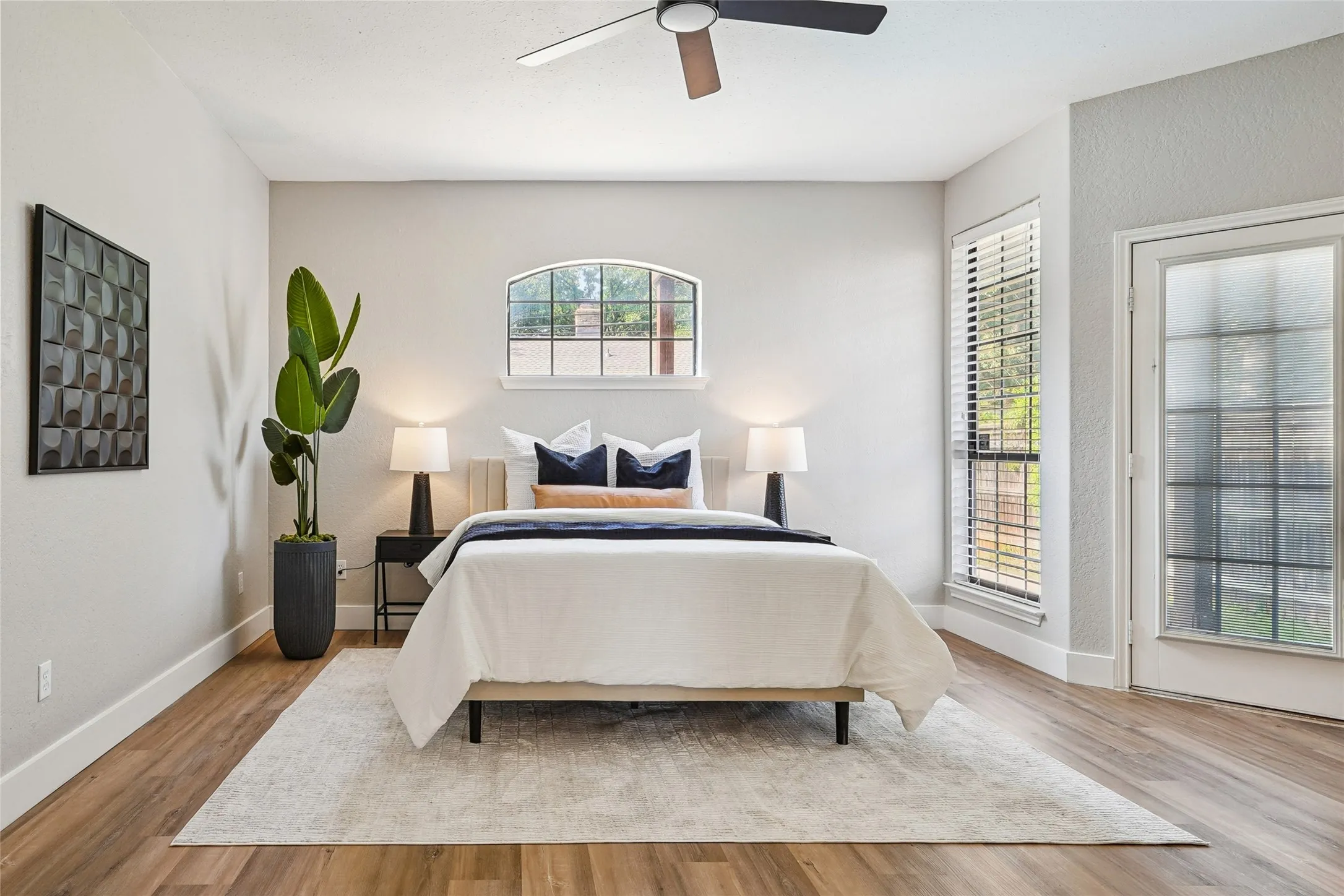 Single Family Residence For Rent in Tarrant County , 6006 Millwood Drive, Arlington, Texas 76016, 4 Bedroom, 4 Bathroom, 3 Garage spaces, 2,955 Sqft, built in 1985, mls#21390892, Real Estate Agent in Arlington, Homes For Rent in Tarrant county, Homes For Rent in Arlington, Realtor in Arlington Texas, Real Estate Brokerage Independent Realty Texas, Luminita Cordes Realtor