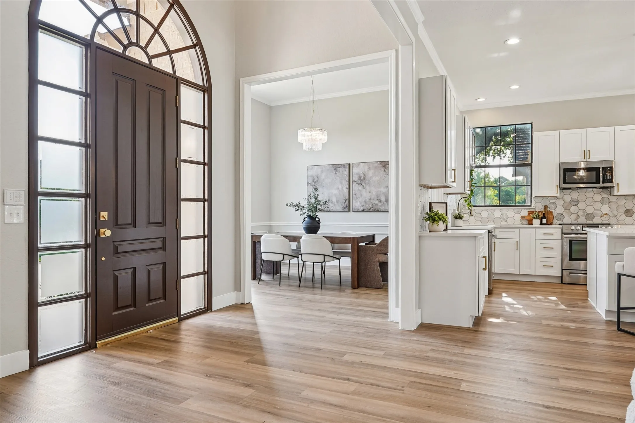 Single Family Residence For Rent in Tarrant County , 6006 Millwood Drive, Arlington, Texas 76016, 4 Bedroom, 4 Bathroom, 3 Garage spaces, 2,955 Sqft, built in 1985, mls#21390892, Real Estate Agent in Arlington, Homes For Rent in Tarrant county, Homes For Rent in Arlington, Realtor in Arlington Texas, Real Estate Brokerage Independent Realty Texas, Luminita Cordes Realtor