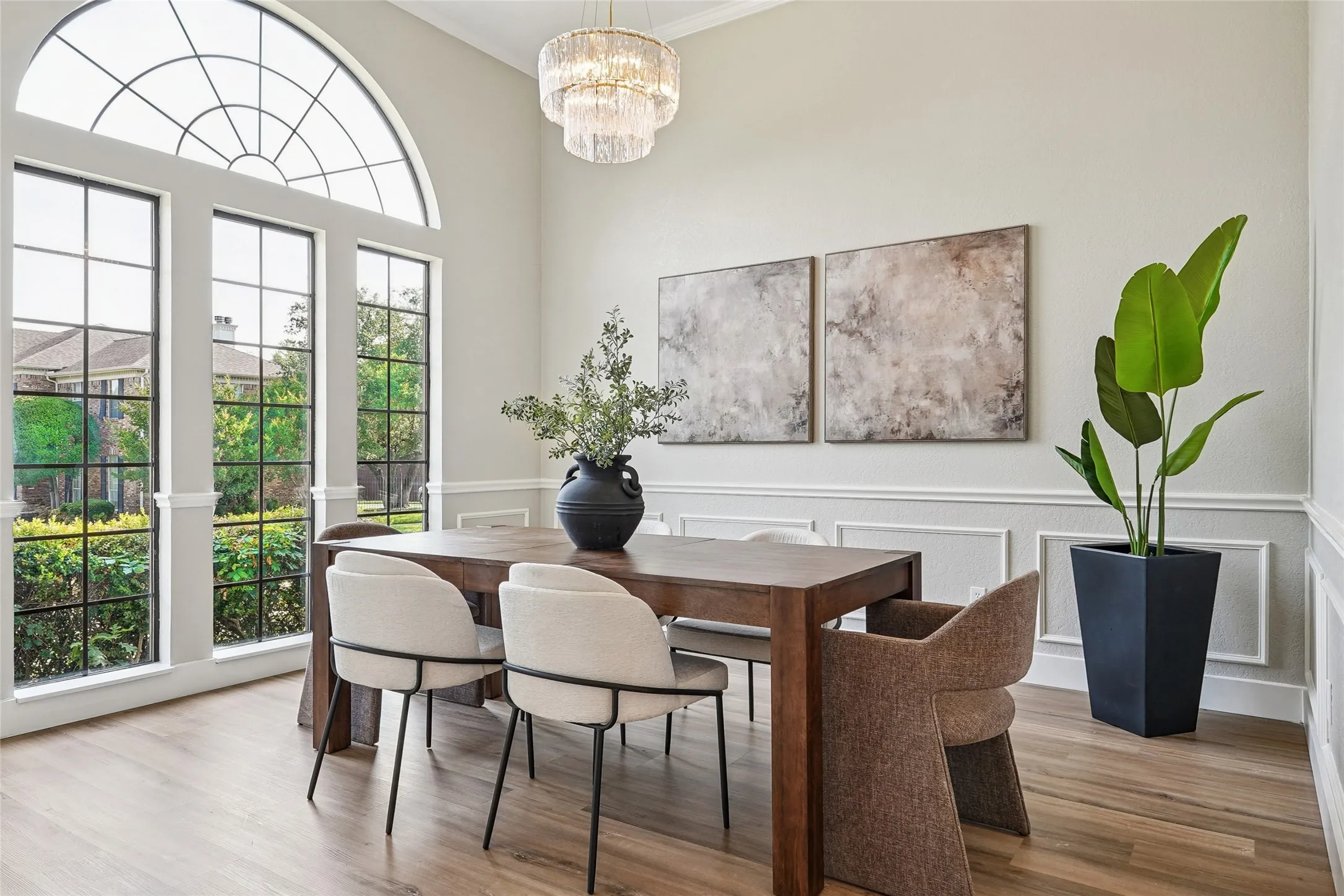 Single Family Residence For Rent in Tarrant County , 6006 Millwood Drive, Arlington, Texas 76016, 4 Bedroom, 4 Bathroom, 3 Garage spaces, 2,955 Sqft, built in 1985, mls#21390892, Real Estate Agent in Arlington, Homes For Rent in Tarrant county, Homes For Rent in Arlington, Realtor in Arlington Texas, Real Estate Brokerage Independent Realty Texas, Luminita Cordes Realtor