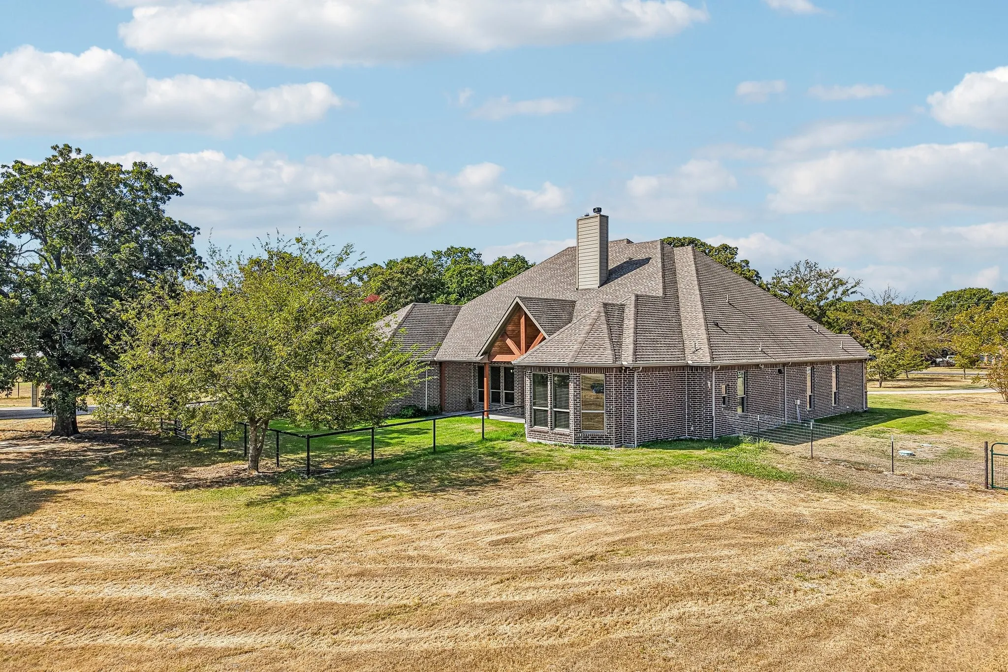 Single Family Residence For Sale in Hunt County , 5931 County Road 2560, Royse City, Texas 75189, 4 Bedroom, 4 Bathroom, 4 Garage spaces, 3,609 Sqft, built in 2017, mls#21393815, Real Estate Agent in Royse City, Homes For Sale in Hunt county, Homes For Sale in Royse City, Realtor in Royse City Texas, Real Estate Brokerage Independent Realty Texas, Luminita Cordes Realtor