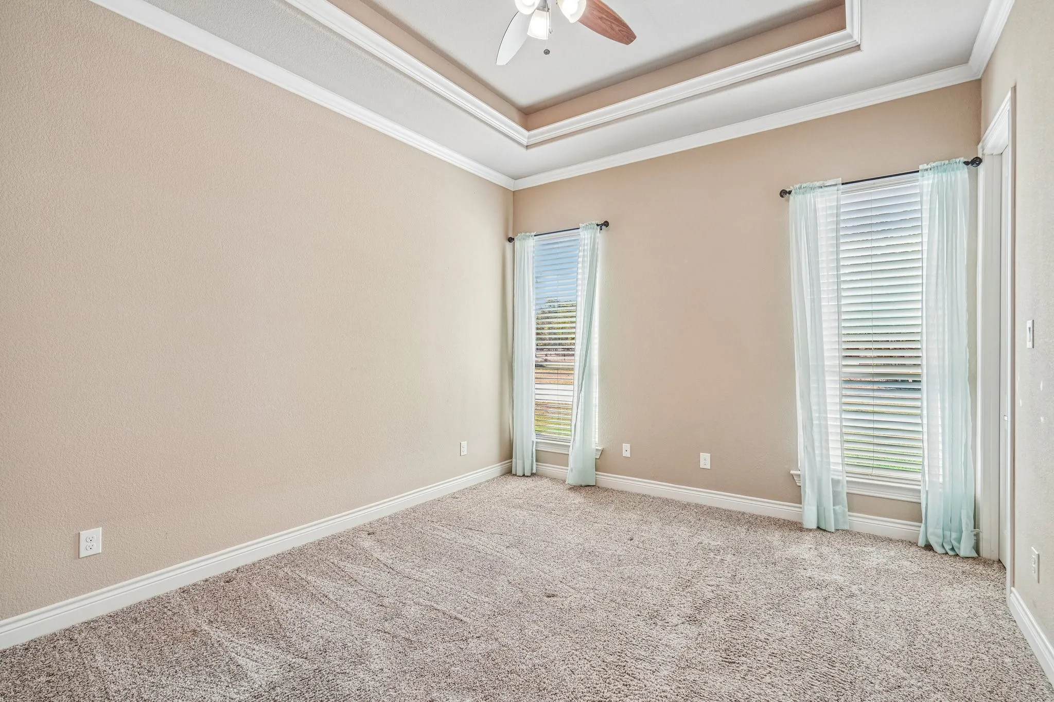 Single Family Residence For Sale in Hunt County , 5931 County Road 2560, Royse City, Texas 75189, 4 Bedroom, 4 Bathroom, 4 Garage spaces, 3,609 Sqft, built in 2017, mls#21393815, Real Estate Agent in Royse City, Homes For Sale in Hunt county, Homes For Sale in Royse City, Realtor in Royse City Texas, Real Estate Brokerage Independent Realty Texas, Luminita Cordes Realtor