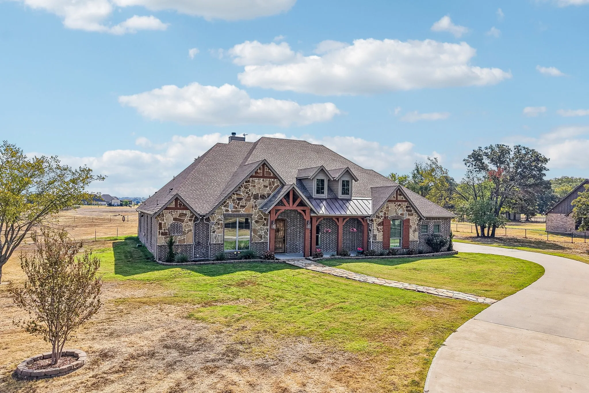 Single Family Residence For Sale in Hunt County , 5931 County Road 2560, Royse City, Texas 75189, 4 Bedroom, 4 Bathroom, 4 Garage spaces, 3,609 Sqft, built in 2017, mls#21393815, Real Estate Agent in Royse City, Homes For Sale in Hunt county, Homes For Sale in Royse City, Realtor in Royse City Texas, Real Estate Brokerage Independent Realty Texas, Luminita Cordes Realtor