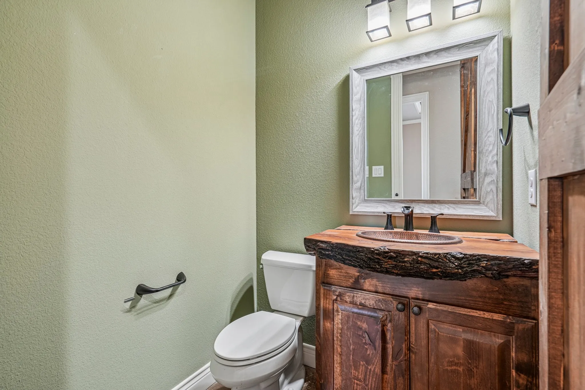 Single Family Residence For Sale in Hunt County , 5931 County Road 2560, Royse City, Texas 75189, 4 Bedroom, 4 Bathroom, 4 Garage spaces, 3,609 Sqft, built in 2017, mls#21393815, Real Estate Agent in Royse City, Homes For Sale in Hunt county, Homes For Sale in Royse City, Realtor in Royse City Texas, Real Estate Brokerage Independent Realty Texas, Luminita Cordes Realtor