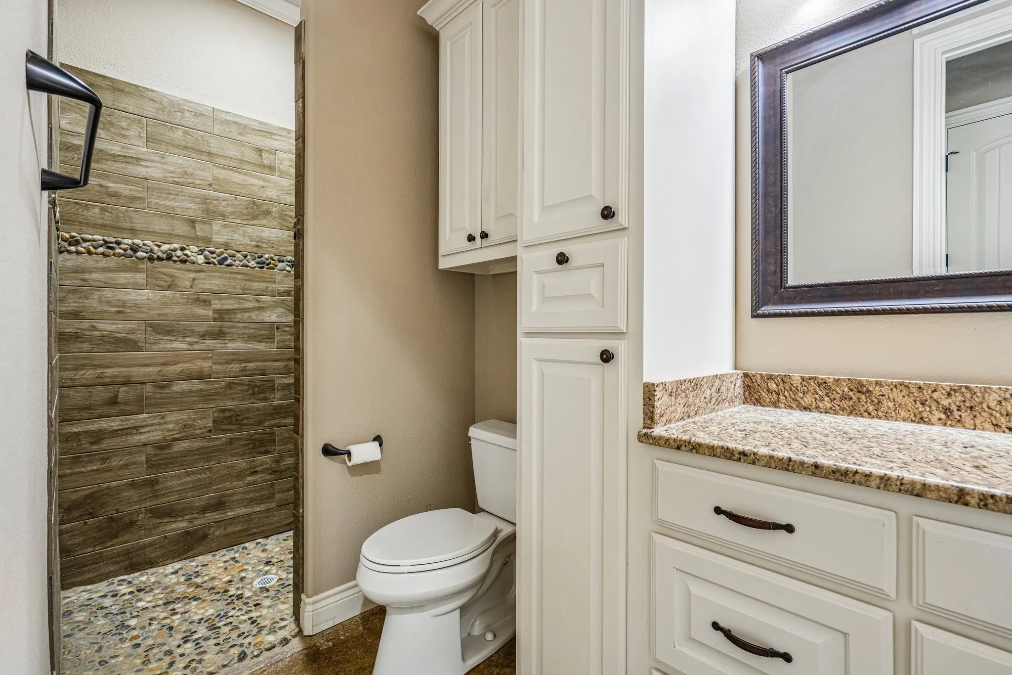 Single Family Residence For Sale in Hunt County , 5931 County Road 2560, Royse City, Texas 75189, 4 Bedroom, 4 Bathroom, 4 Garage spaces, 3,609 Sqft, built in 2017, mls#21393815, Real Estate Agent in Royse City, Homes For Sale in Hunt county, Homes For Sale in Royse City, Realtor in Royse City Texas, Real Estate Brokerage Independent Realty Texas, Luminita Cordes Realtor