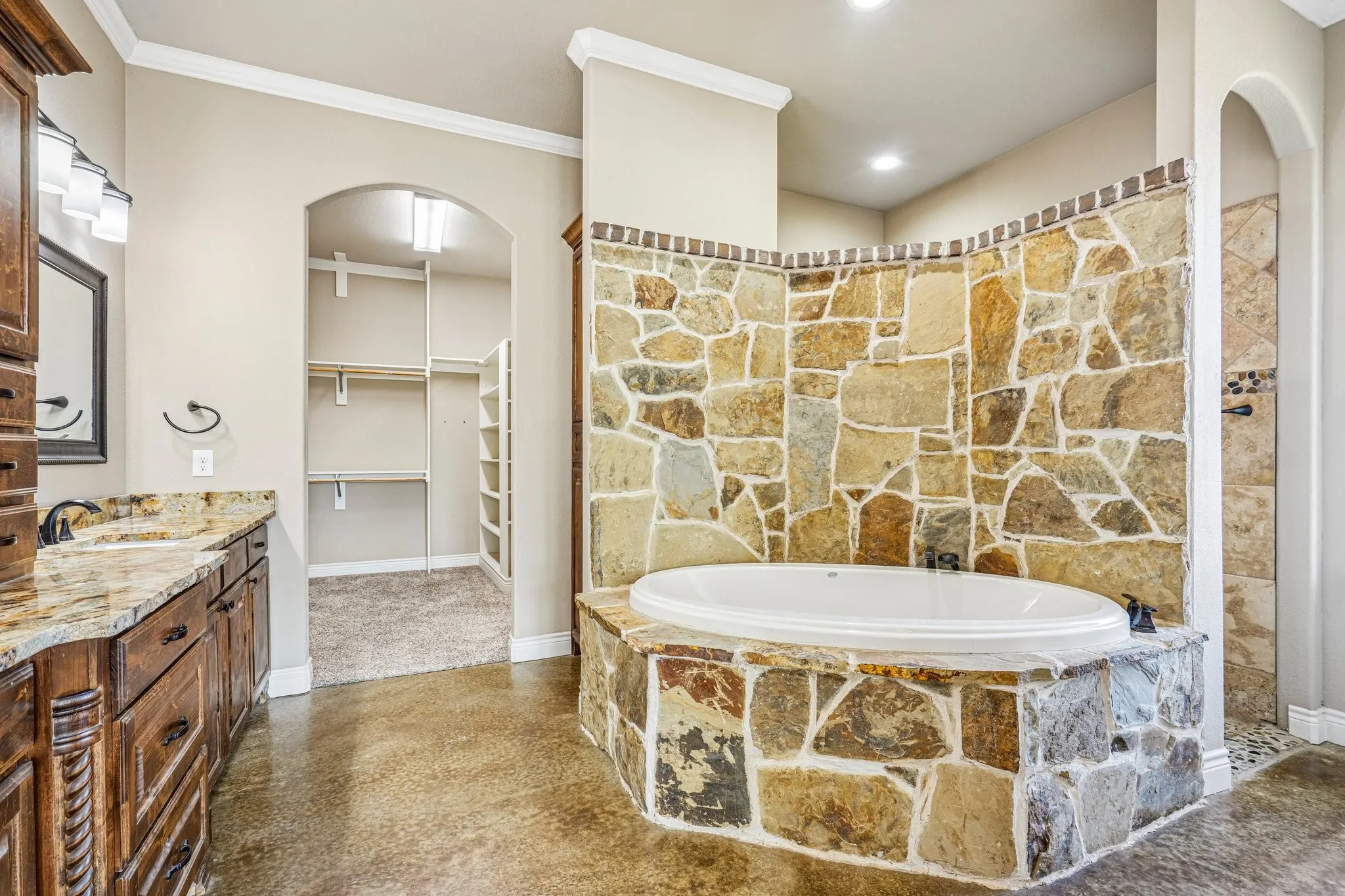 Single Family Residence For Sale in Hunt County , 5931 County Road 2560, Royse City, Texas 75189, 4 Bedroom, 4 Bathroom, 4 Garage spaces, 3,609 Sqft, built in 2017, mls#21393815, Real Estate Agent in Royse City, Homes For Sale in Hunt county, Homes For Sale in Royse City, Realtor in Royse City Texas, Real Estate Brokerage Independent Realty Texas, Luminita Cordes Realtor