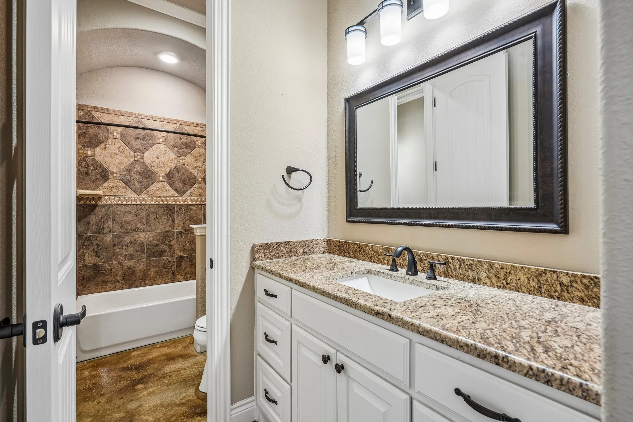 Single Family Residence For Sale in Hunt County , 5931 County Road 2560, Royse City, Texas 75189, 4 Bedroom, 4 Bathroom, 4 Garage spaces, 3,609 Sqft, built in 2017, mls#21393815, Real Estate Agent in Royse City, Homes For Sale in Hunt county, Homes For Sale in Royse City, Realtor in Royse City Texas, Real Estate Brokerage Independent Realty Texas, Luminita Cordes Realtor