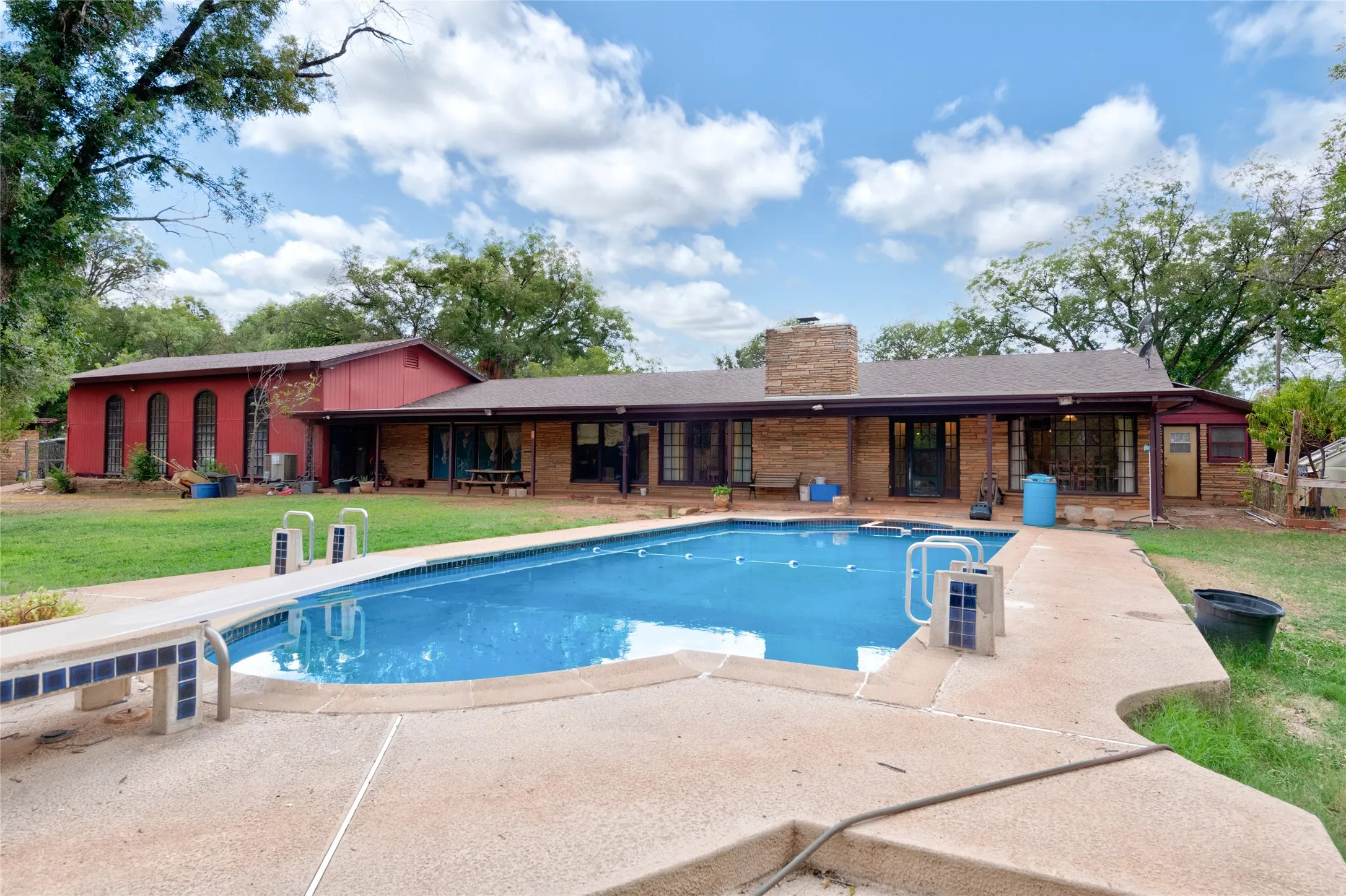 Single Family Residence For Sale in Taylor County , 15 Ninth Hole Street, Abilene, Texas 79603, 4 Bedroom, 5 Bathroom, 5 Garage spaces, 4,625 Sqft, built in 1960, mls#21396854, Real Estate Agent in Abilene, Homes For Sale in Taylor county, Homes For Sale in Abilene, Realtor in Abilene Texas, Real Estate Brokerage Independent Realty Texas, Luminita Cordes Realtor