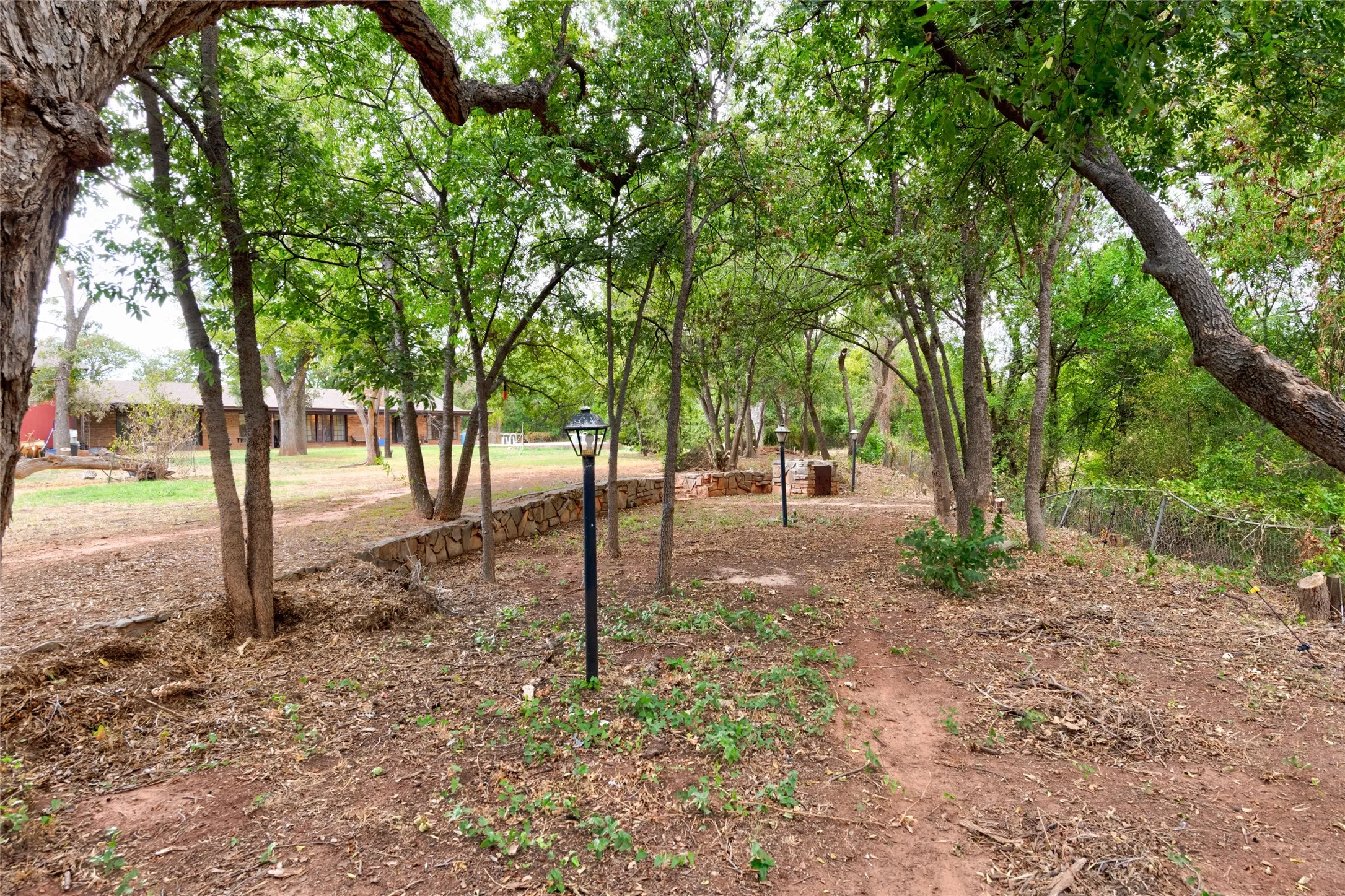 Single Family Residence For Sale in Taylor County , 15 Ninth Hole Street, Abilene, Texas 79603, 4 Bedroom, 5 Bathroom, 5 Garage spaces, 4,625 Sqft, built in 1960, mls#21396854, Real Estate Agent in Abilene, Homes For Sale in Taylor county, Homes For Sale in Abilene, Realtor in Abilene Texas, Real Estate Brokerage Independent Realty Texas, Luminita Cordes Realtor