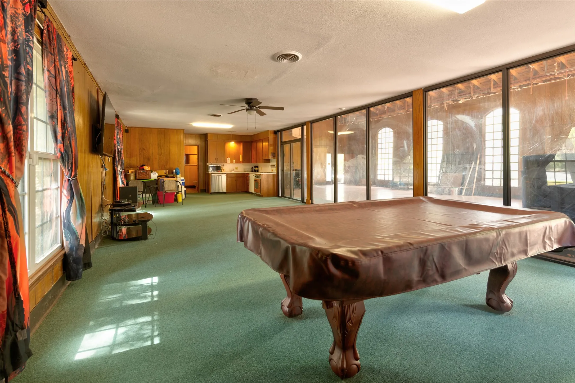 Single Family Residence For Sale in Taylor County , 15 Ninth Hole Street, Abilene, Texas 79603, 4 Bedroom, 5 Bathroom, 5 Garage spaces, 4,625 Sqft, built in 1960, mls#21396854, Real Estate Agent in Abilene, Homes For Sale in Taylor county, Homes For Sale in Abilene, Realtor in Abilene Texas, Real Estate Brokerage Independent Realty Texas, Luminita Cordes Realtor