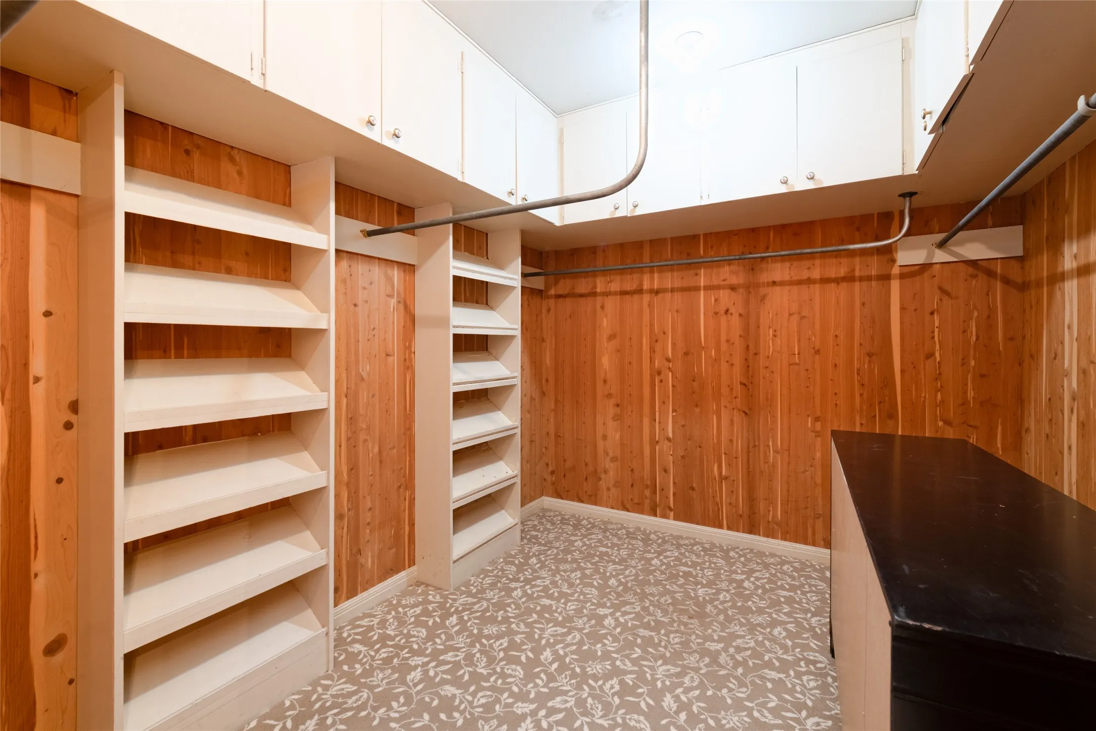 Single Family Residence For Sale in Taylor County , 15 Ninth Hole Street, Abilene, Texas 79603, 4 Bedroom, 5 Bathroom, 5 Garage spaces, 4,625 Sqft, built in 1960, mls#21396854, Real Estate Agent in Abilene, Homes For Sale in Taylor county, Homes For Sale in Abilene, Realtor in Abilene Texas, Real Estate Brokerage Independent Realty Texas, Luminita Cordes Realtor