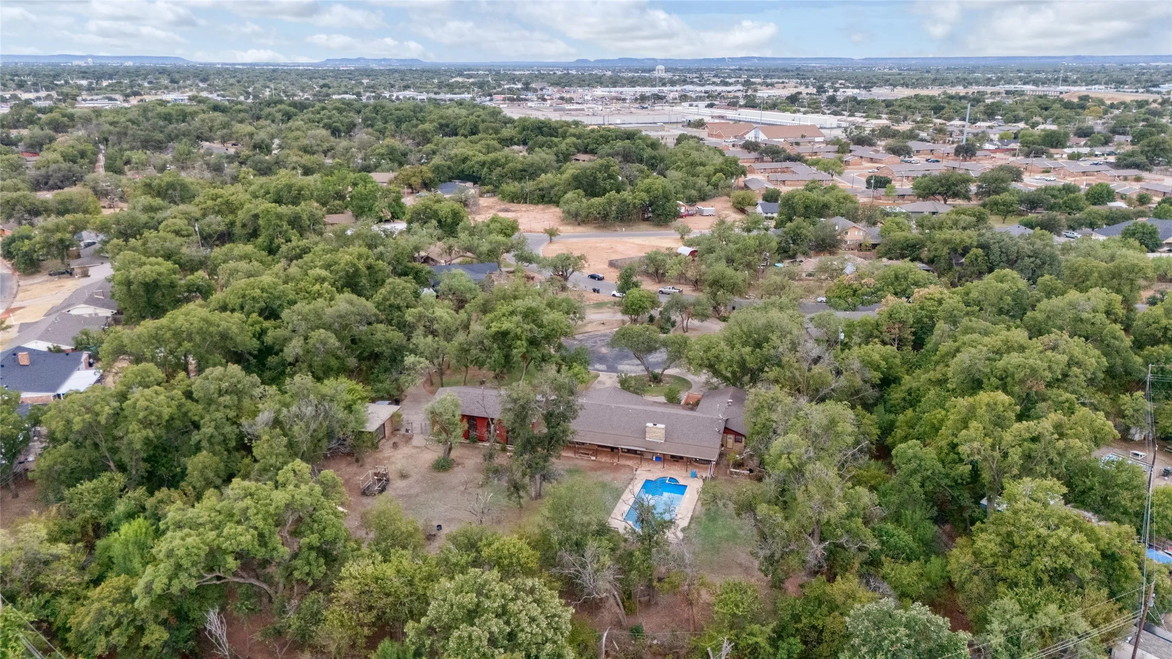 Single Family Residence For Sale in Taylor County , 15 Ninth Hole Street, Abilene, Texas 79603, 4 Bedroom, 5 Bathroom, 5 Garage spaces, 4,625 Sqft, built in 1960, mls#21396854, Real Estate Agent in Abilene, Homes For Sale in Taylor county, Homes For Sale in Abilene, Realtor in Abilene Texas, Real Estate Brokerage Independent Realty Texas, Luminita Cordes Realtor