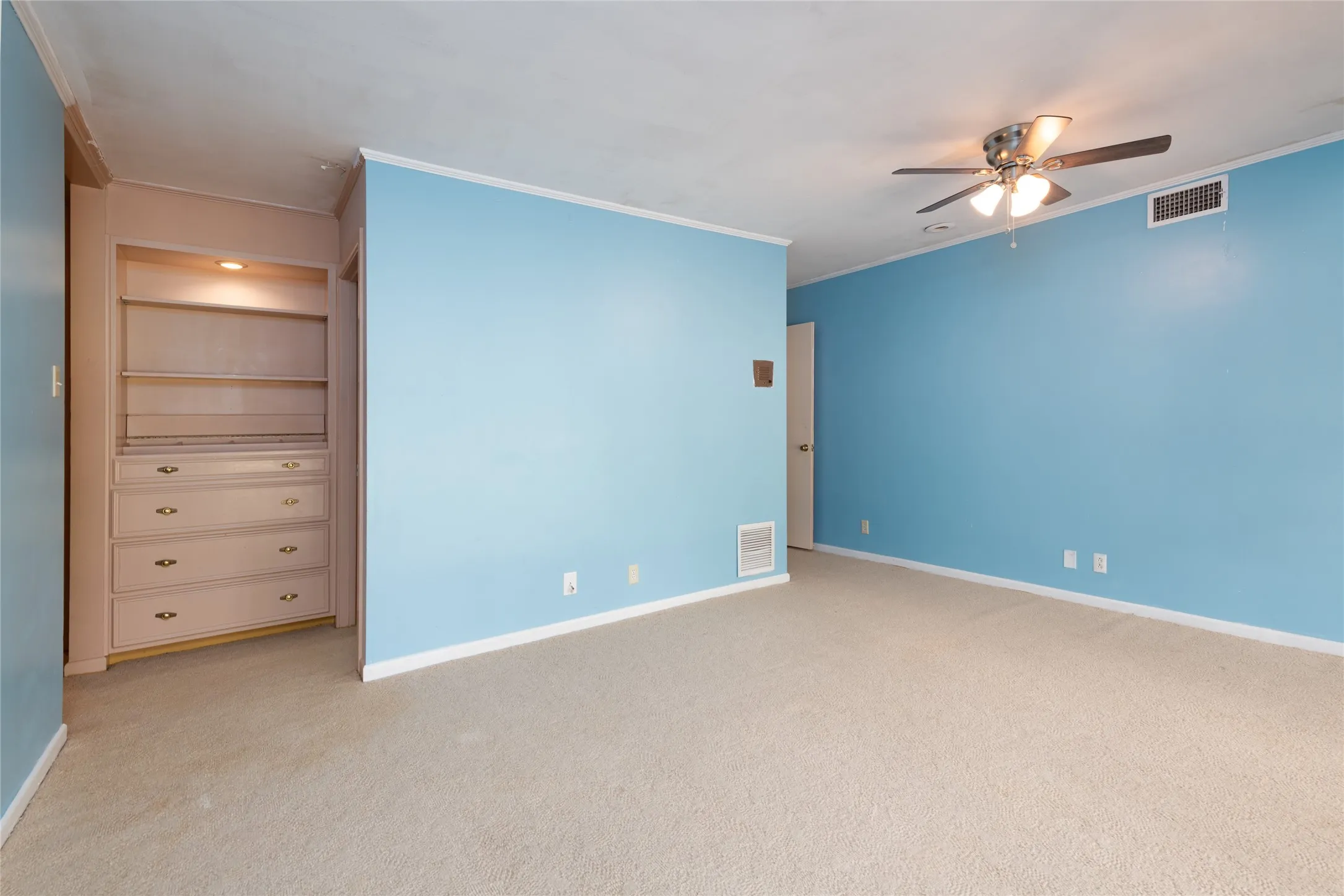 Single Family Residence For Sale in Taylor County , 15 Ninth Hole Street, Abilene, Texas 79603, 4 Bedroom, 5 Bathroom, 5 Garage spaces, 4,625 Sqft, built in 1960, mls#21396854, Real Estate Agent in Abilene, Homes For Sale in Taylor county, Homes For Sale in Abilene, Realtor in Abilene Texas, Real Estate Brokerage Independent Realty Texas, Luminita Cordes Realtor