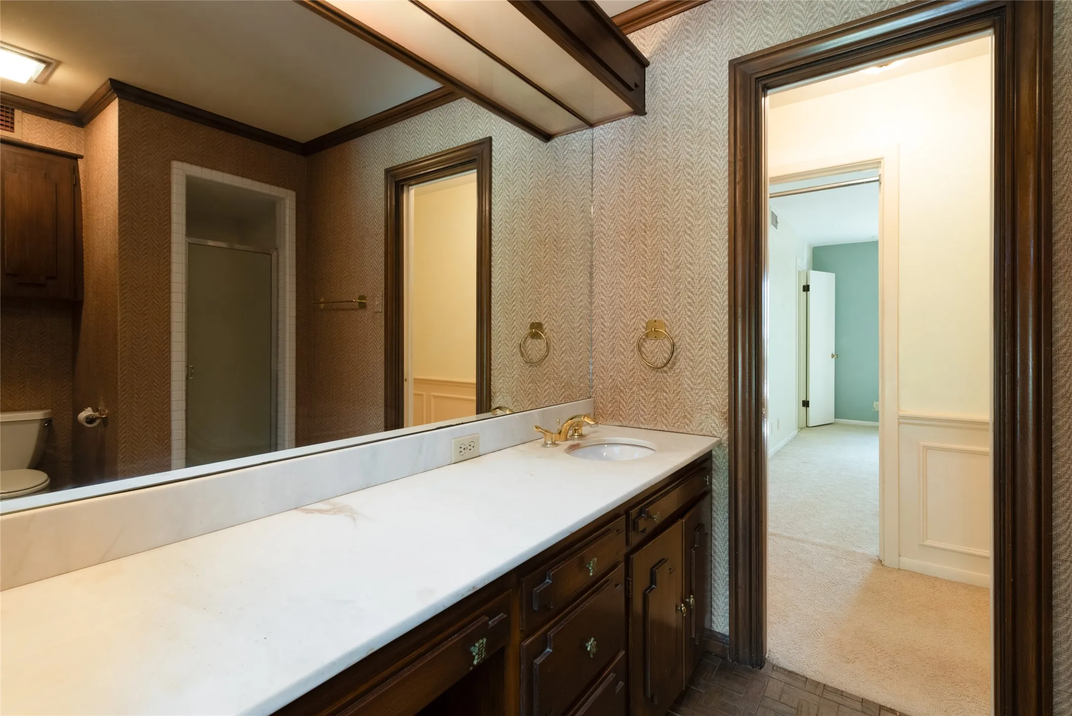 Single Family Residence For Sale in Taylor County , 15 Ninth Hole Street, Abilene, Texas 79603, 4 Bedroom, 5 Bathroom, 5 Garage spaces, 4,625 Sqft, built in 1960, mls#21396854, Real Estate Agent in Abilene, Homes For Sale in Taylor county, Homes For Sale in Abilene, Realtor in Abilene Texas, Real Estate Brokerage Independent Realty Texas, Luminita Cordes Realtor